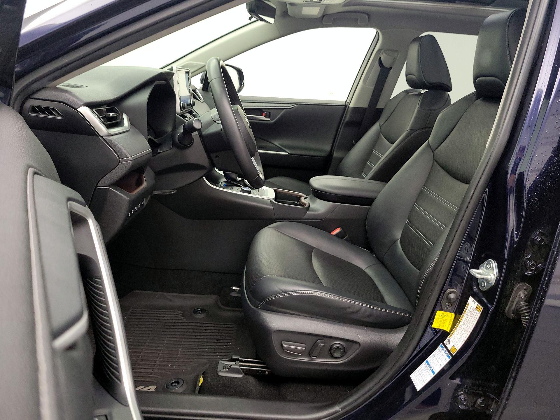 Thumbnail: 2020 Toyota RAV4 - 11