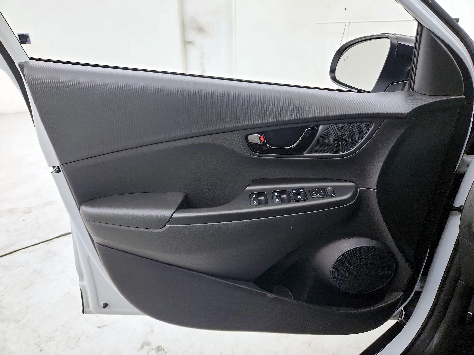 Thumbnail: 2021 Hyundai Kona - 12