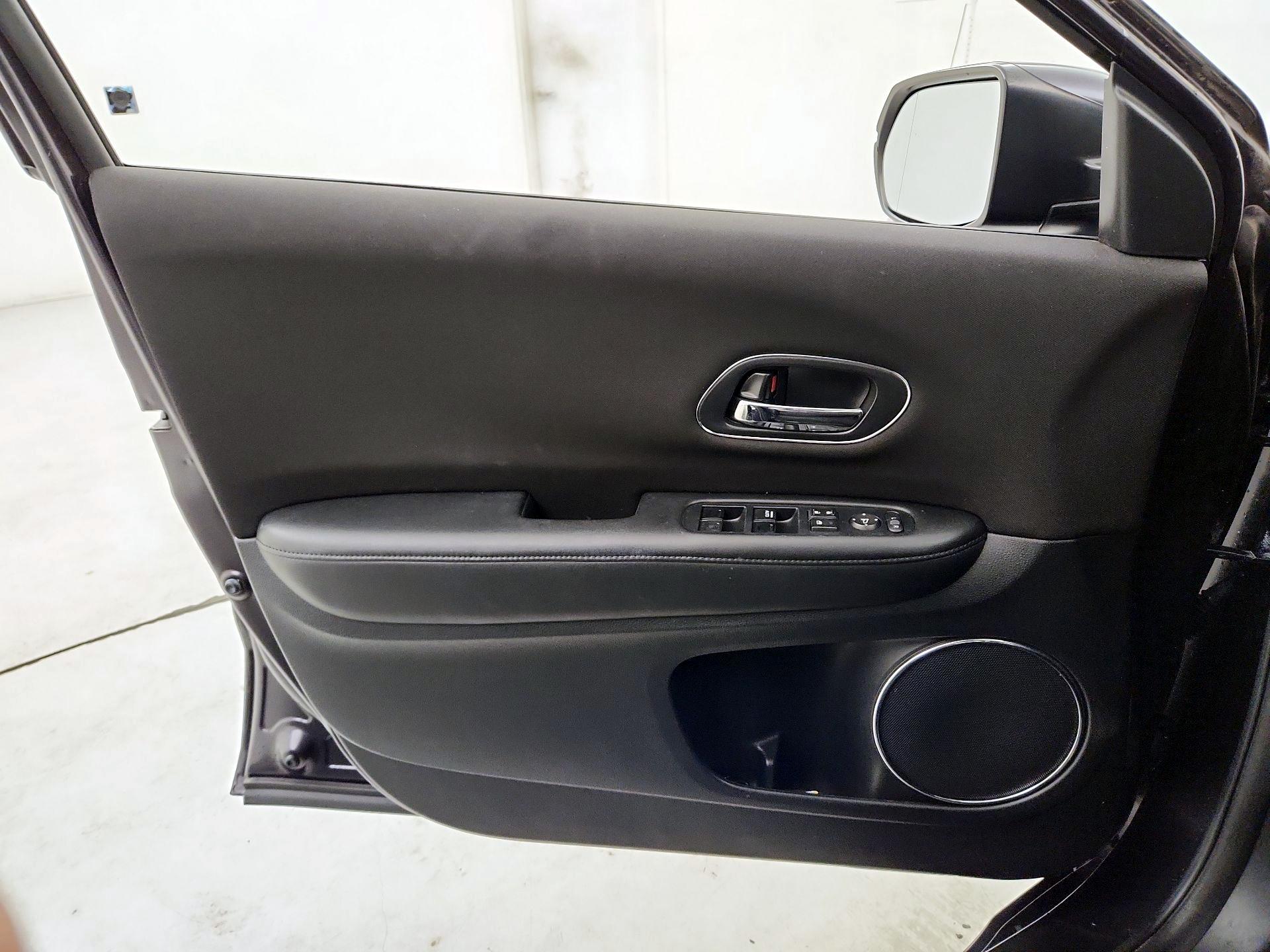 Thumbnail: 2016 Honda HR-V - 12
