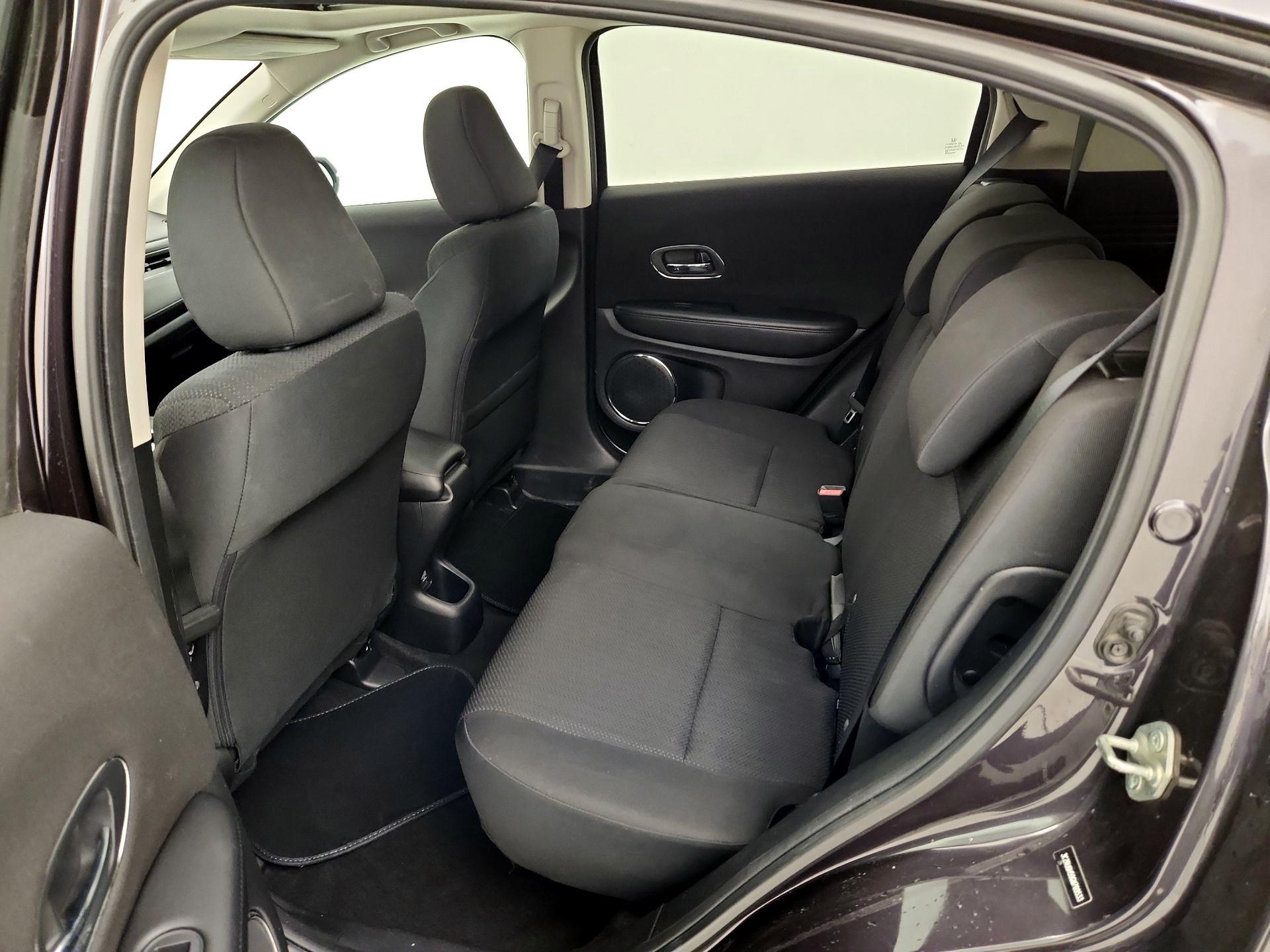 Thumbnail: 2016 Honda HR-V - 20