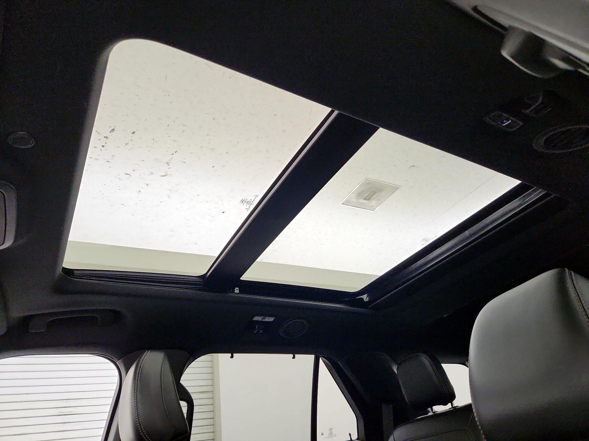 Thumbnail: 2020 Ford Explorer - 20