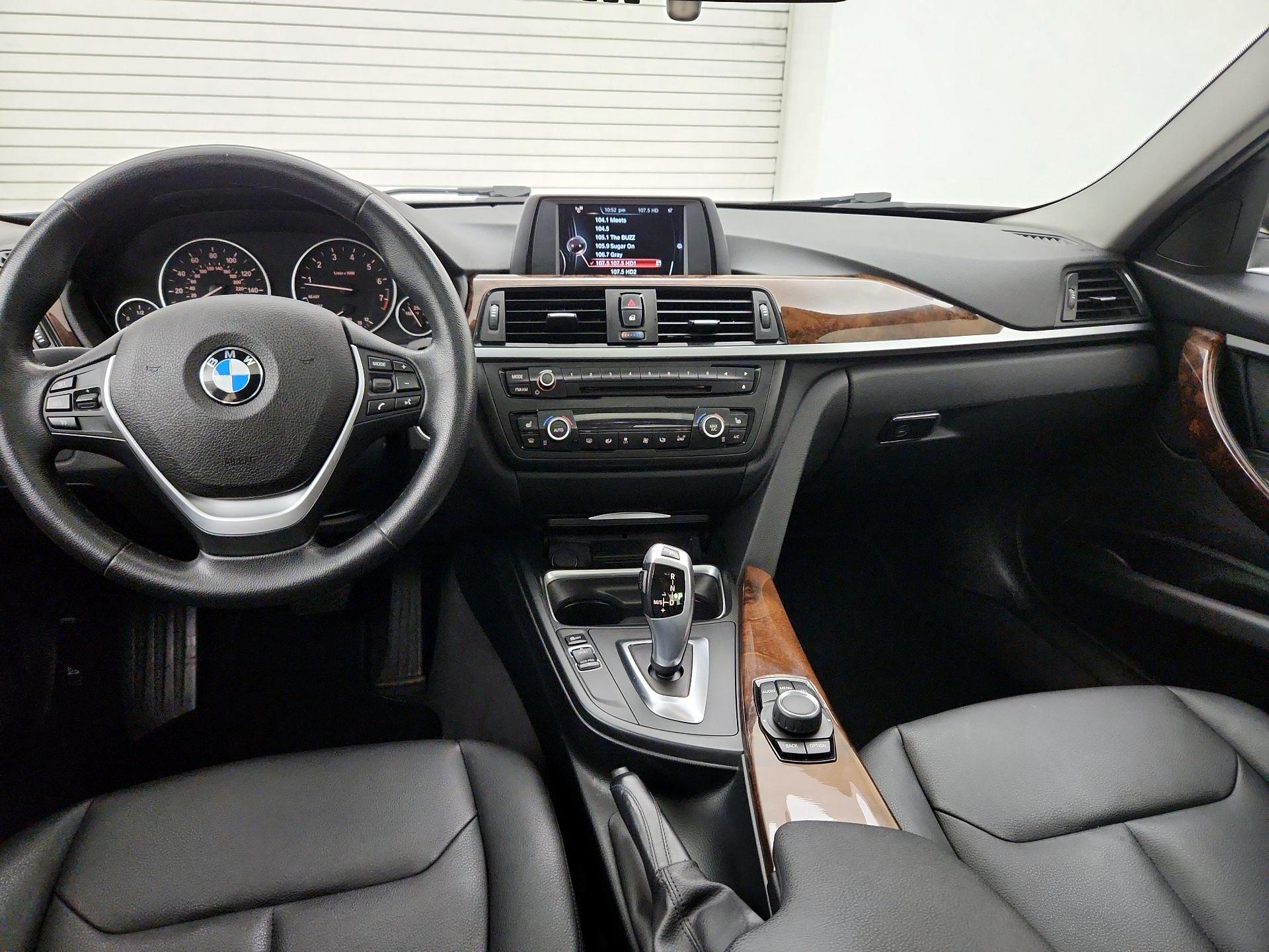 Thumbnail: 2015 BMW 3 Series - 9