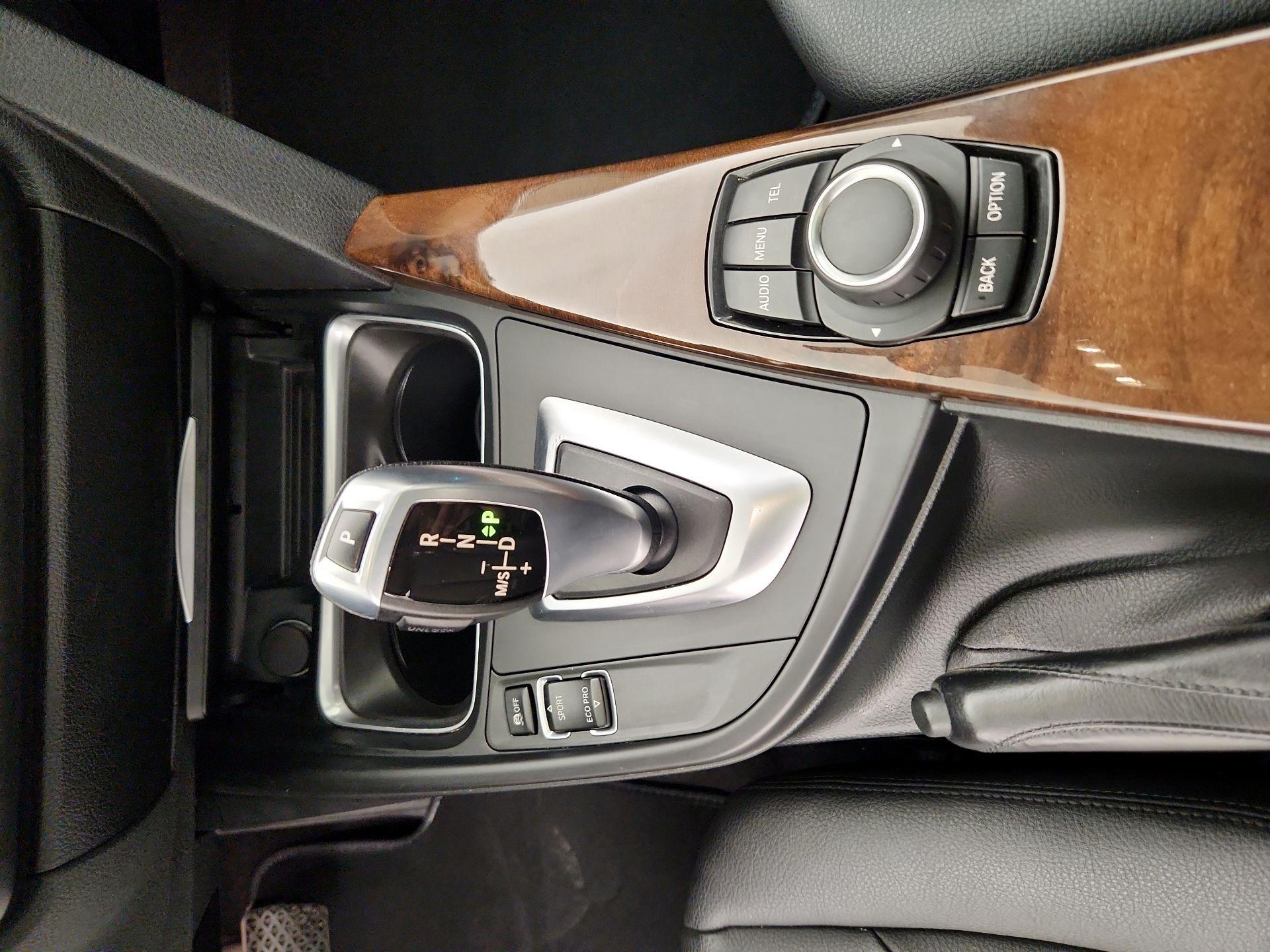 Thumbnail: 2015 BMW 3 Series - 16