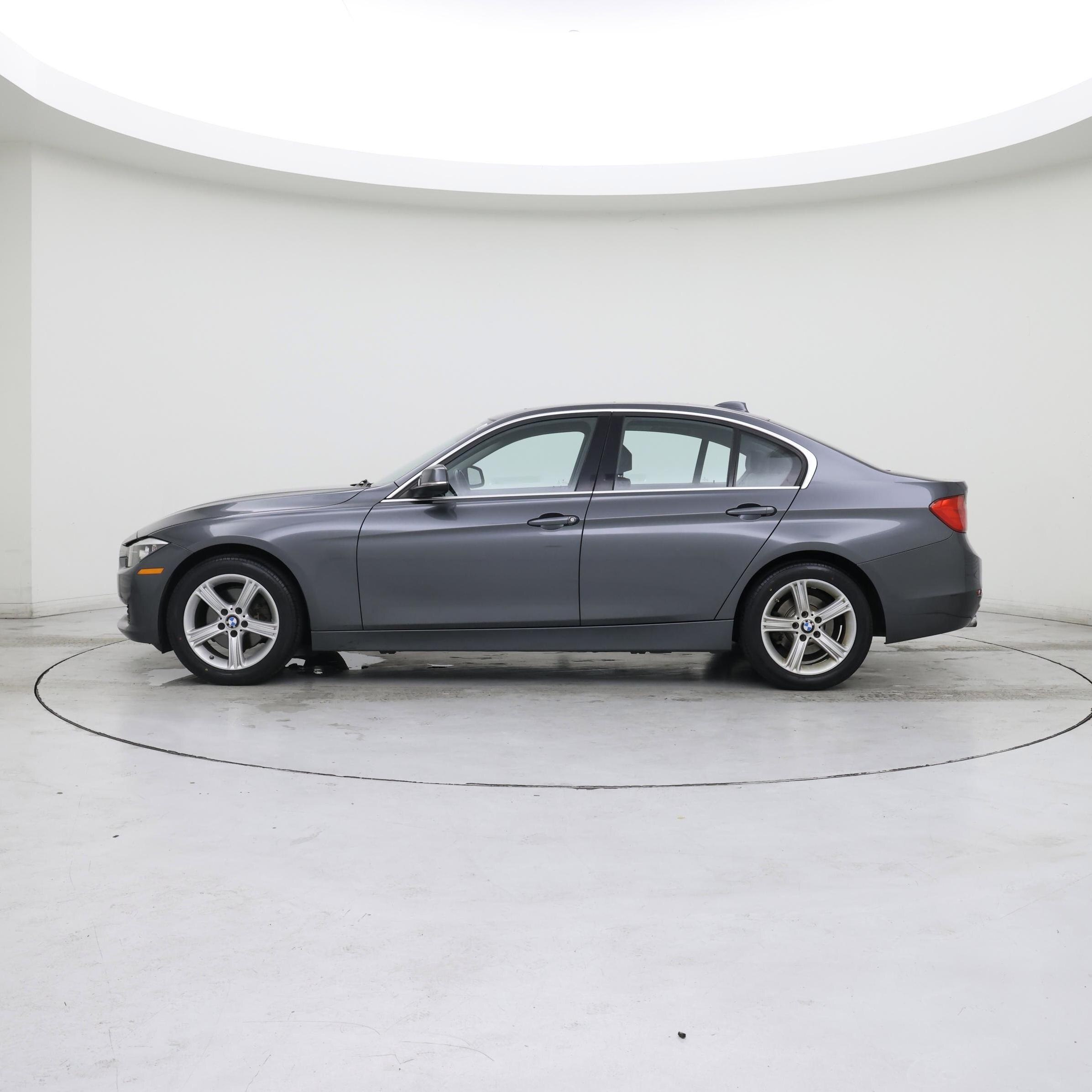 Thumbnail: 2015 BMW 3 Series - 3