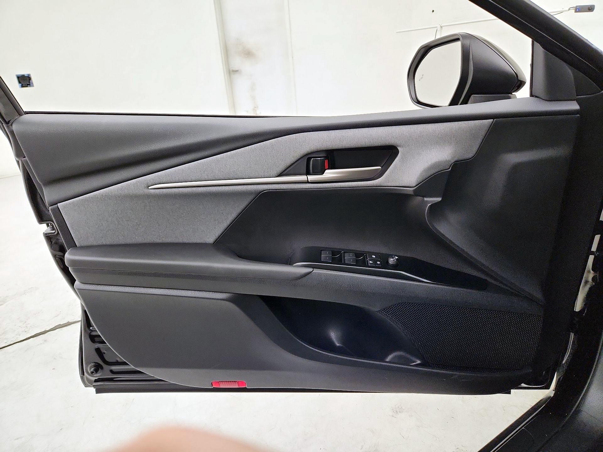Thumbnail: 2025 Toyota Camry - 12