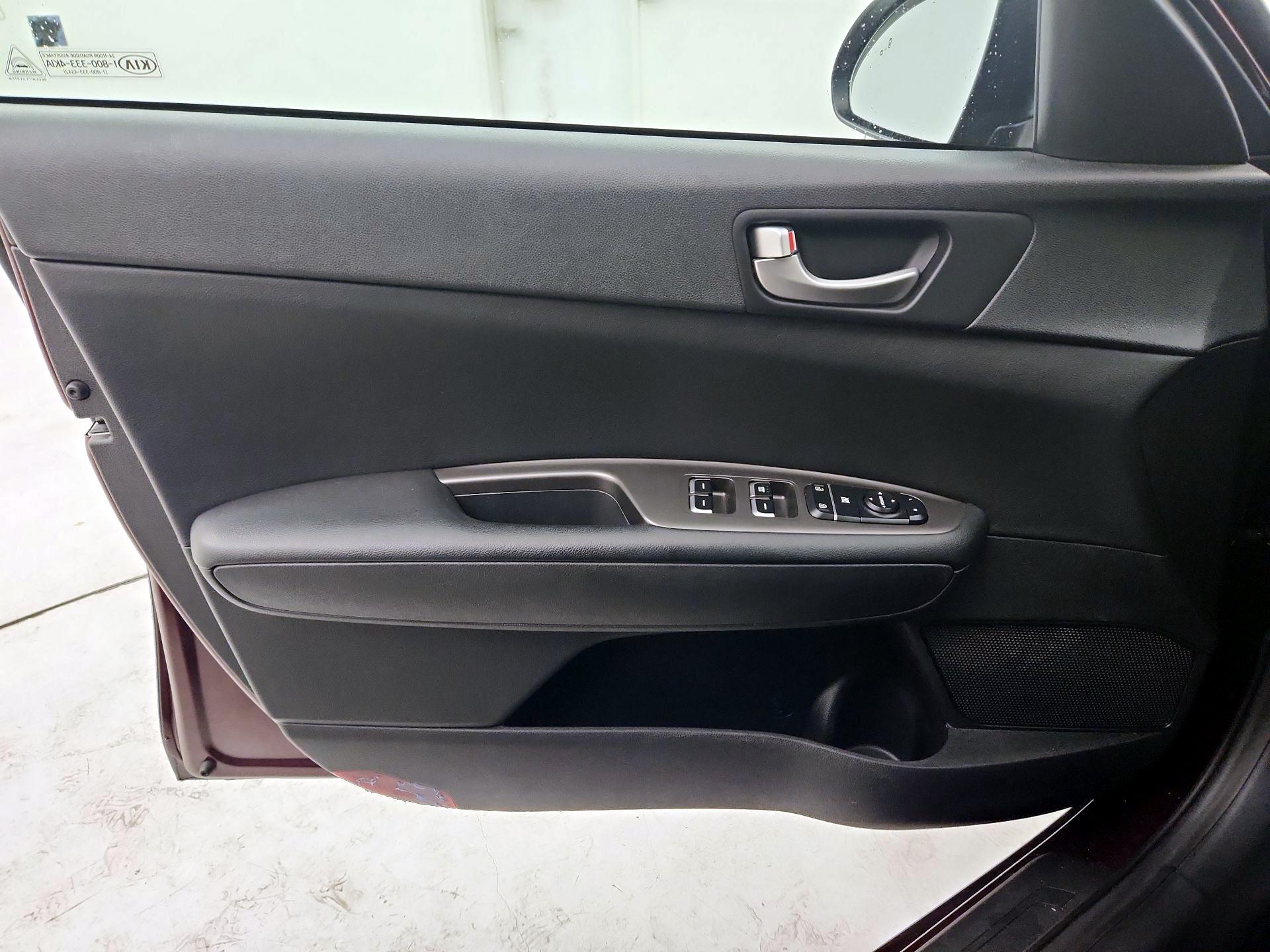 Thumbnail: 2019 Kia Optima - 12