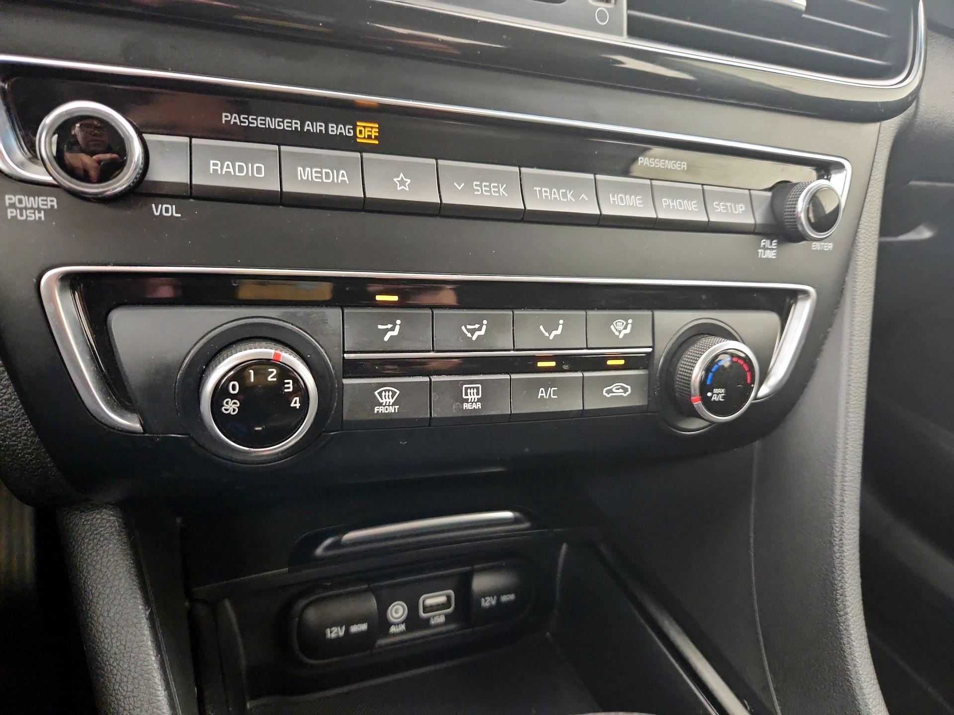 Thumbnail: 2019 Kia Optima - 16