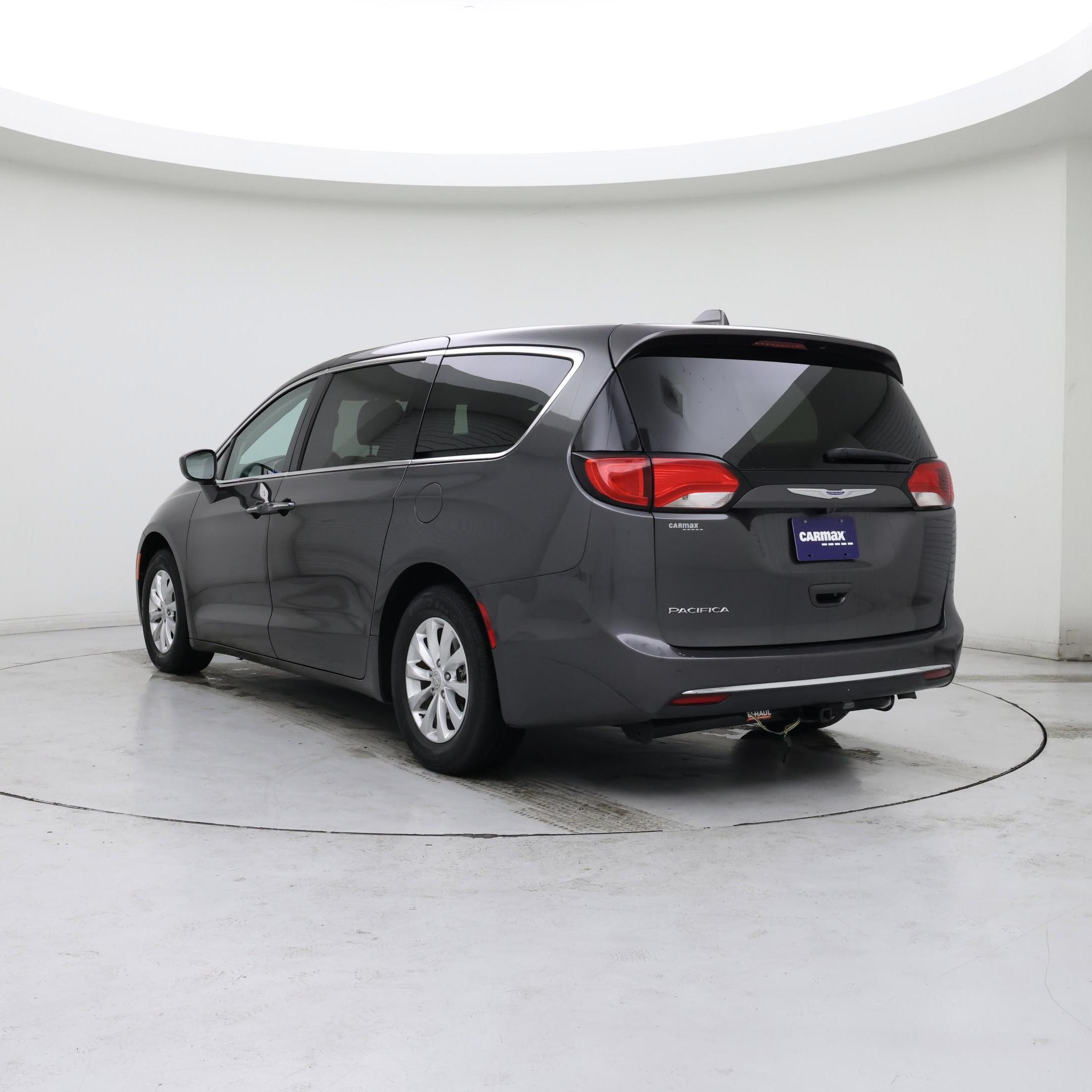 Thumbnail: 2018 Chrysler Pacifica - 2