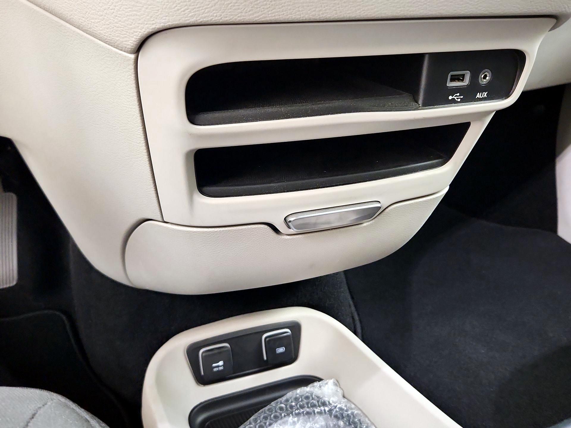 Thumbnail: 2018 Chrysler Pacifica - 19
