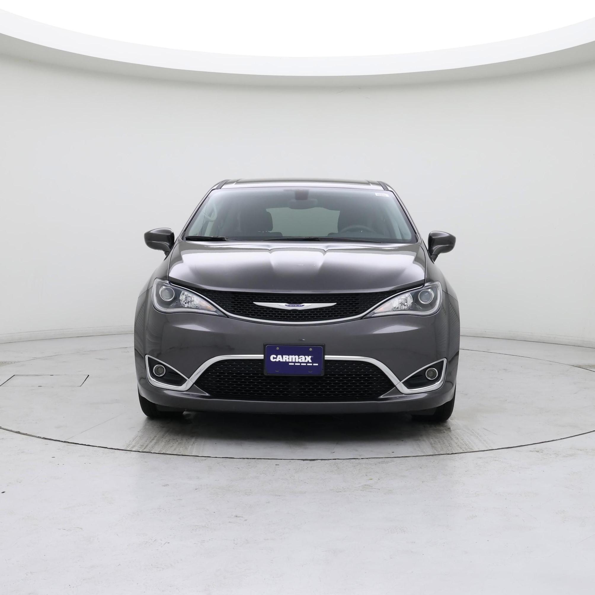 Thumbnail: 2018 Chrysler Pacifica - 5