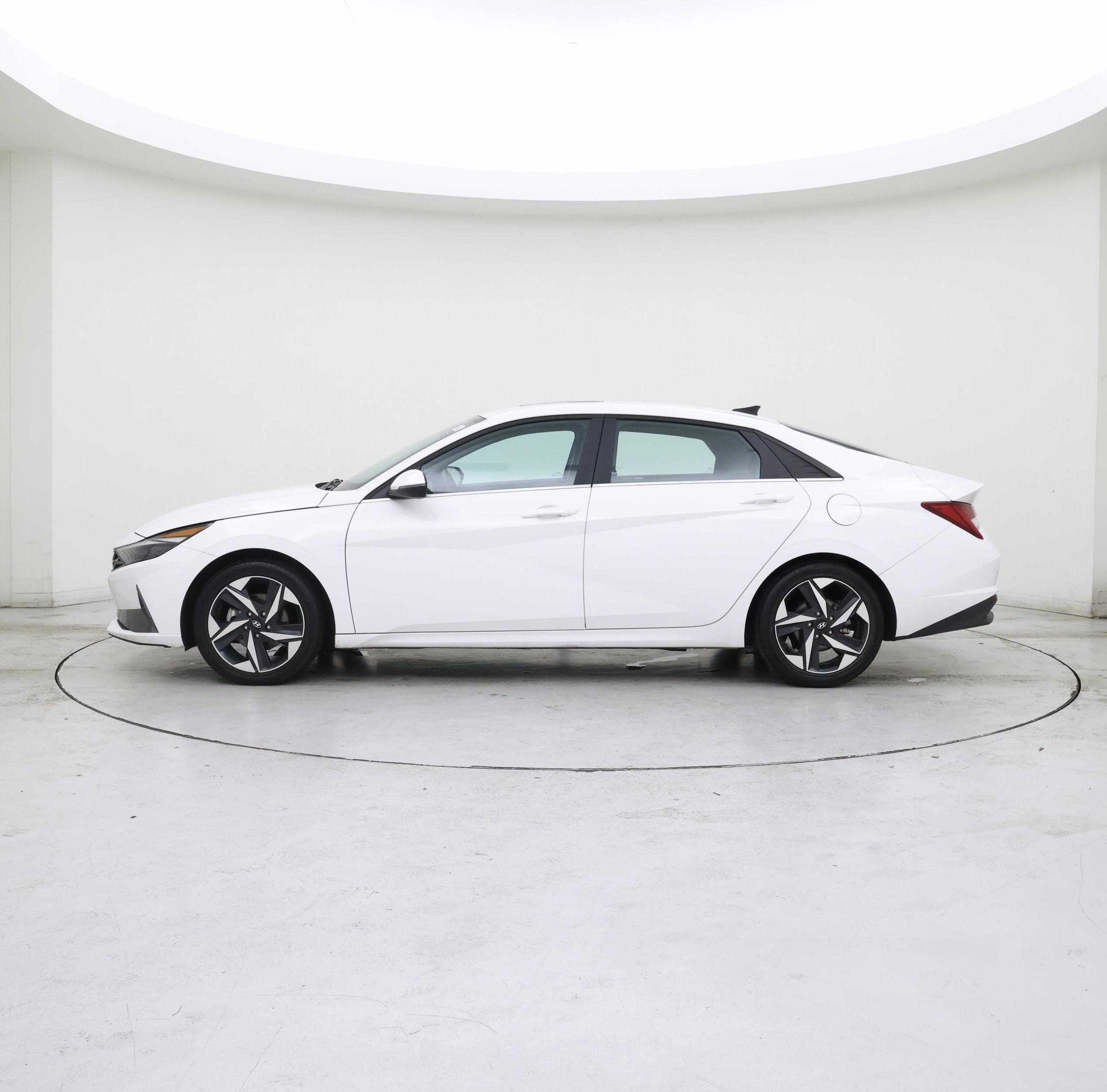 Thumbnail: 2023 Hyundai Elantra - 3