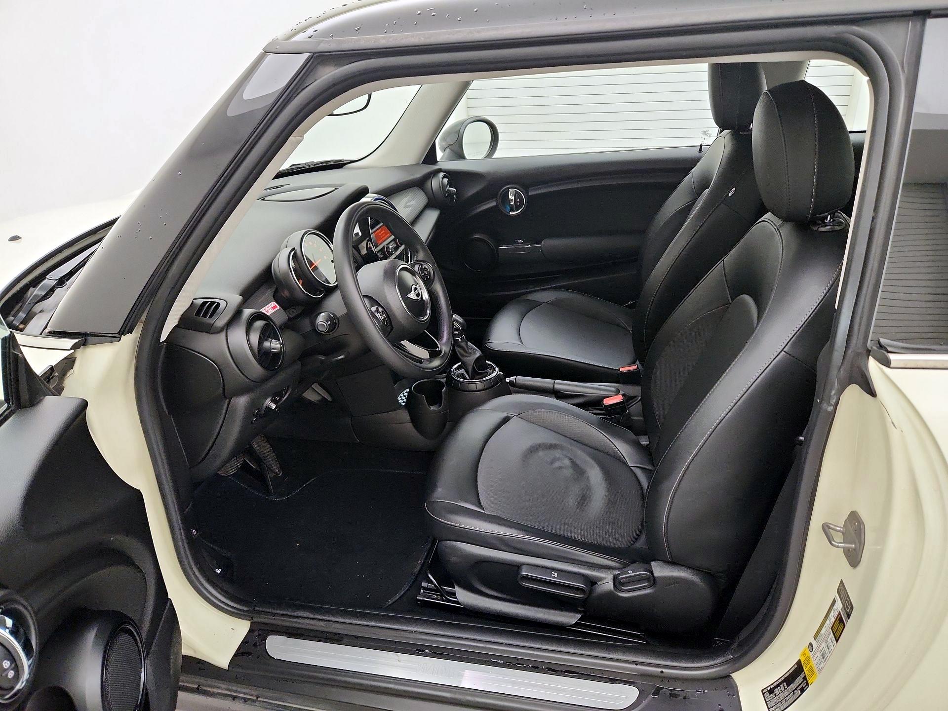 Thumbnail: 2015 MINI Cooper Hardtop - 11