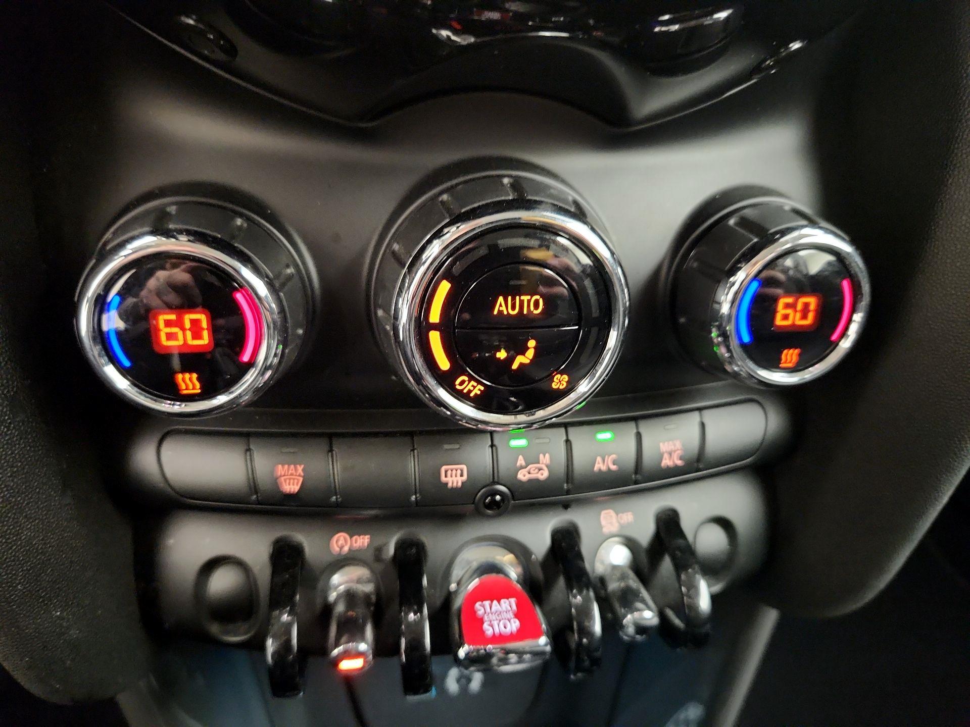 Thumbnail: 2015 MINI Cooper Hardtop - 15