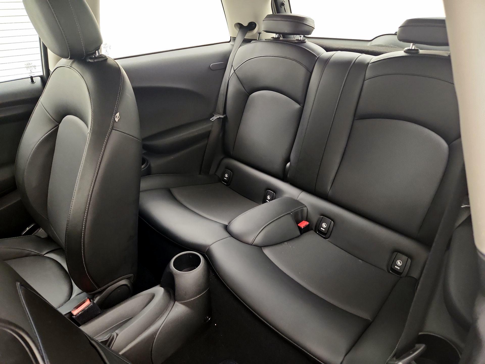 Thumbnail: 2015 MINI Cooper Hardtop - 18