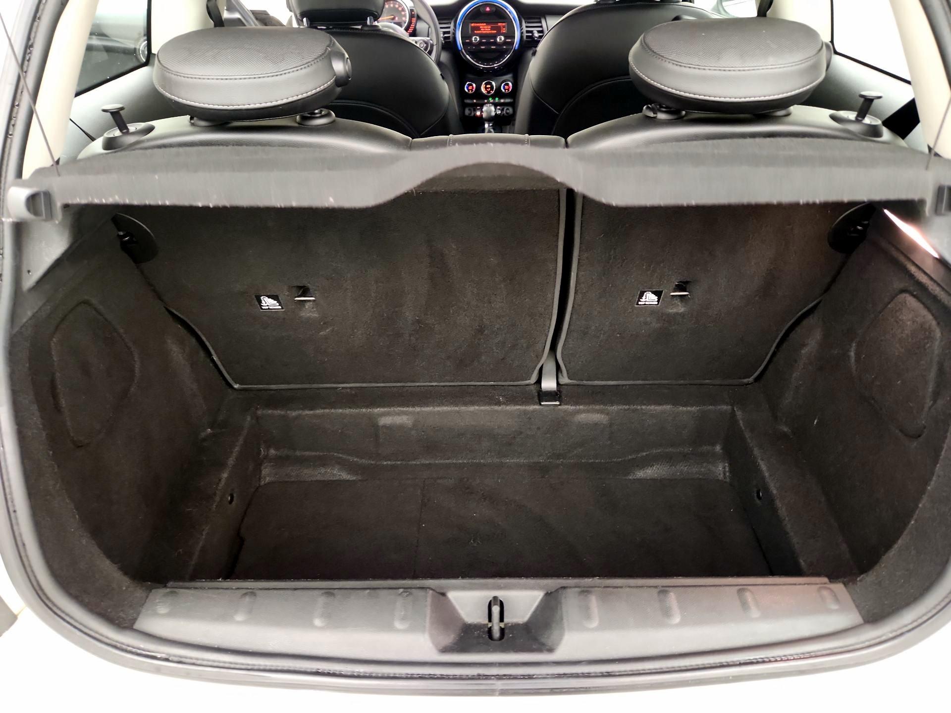 Thumbnail: 2015 MINI Cooper Hardtop - 19