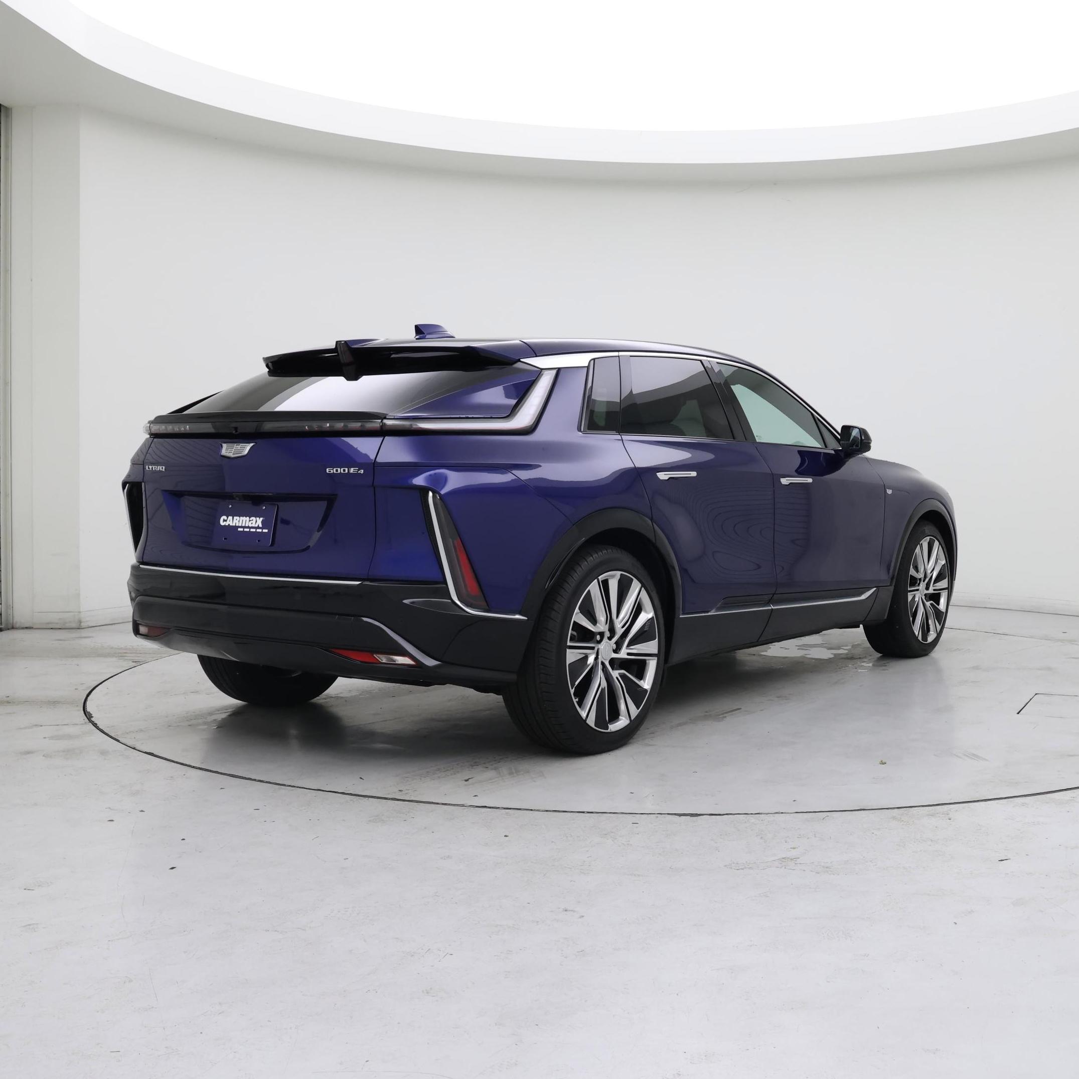Thumbnail: 2024 Cadillac Lyriq - 8