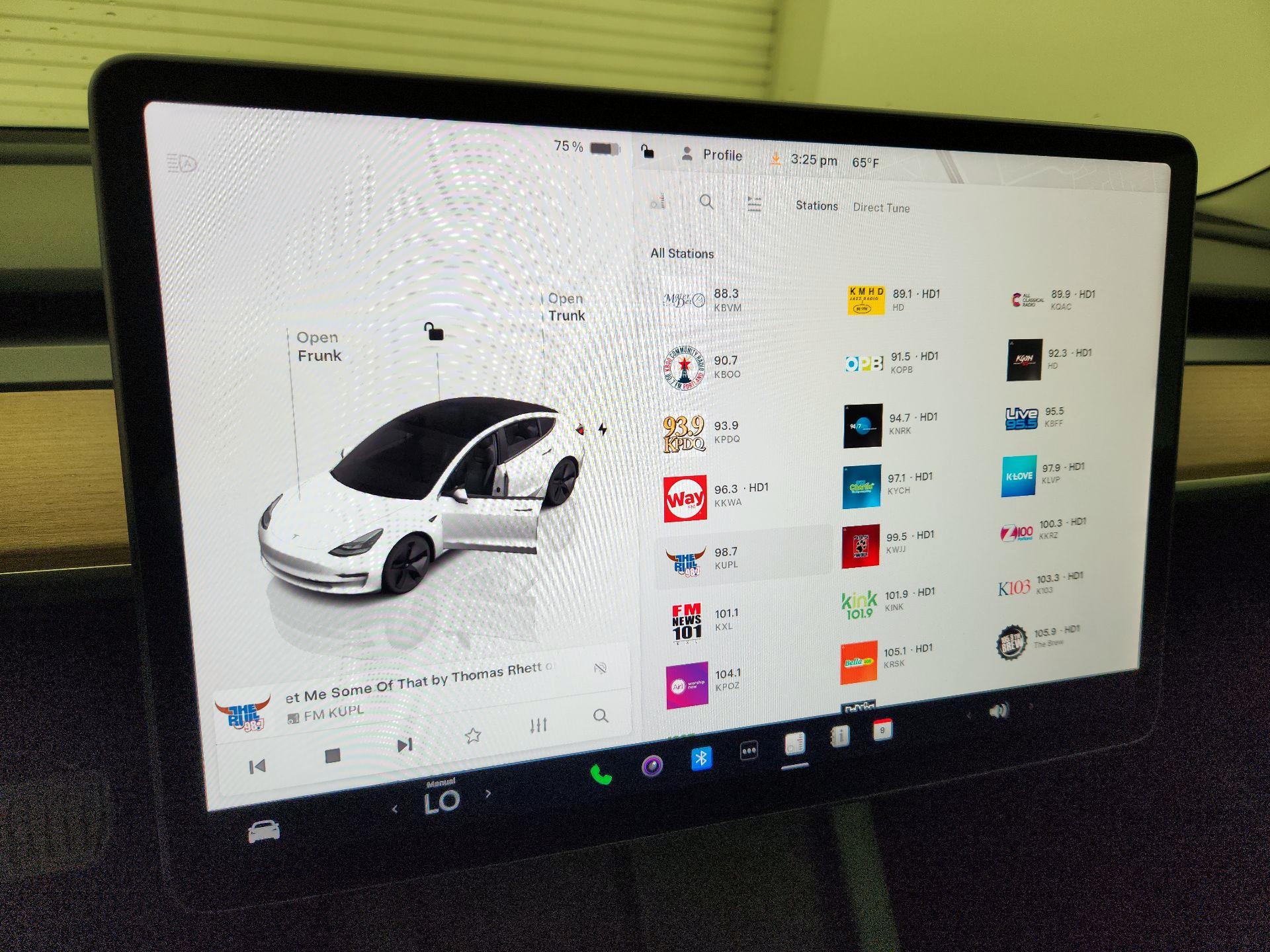 Thumbnail: 2022 Tesla Model 3 - 15