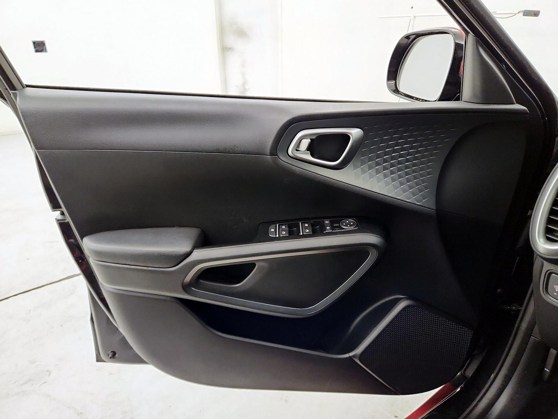 Thumbnail: 2020 Kia Soul - 12