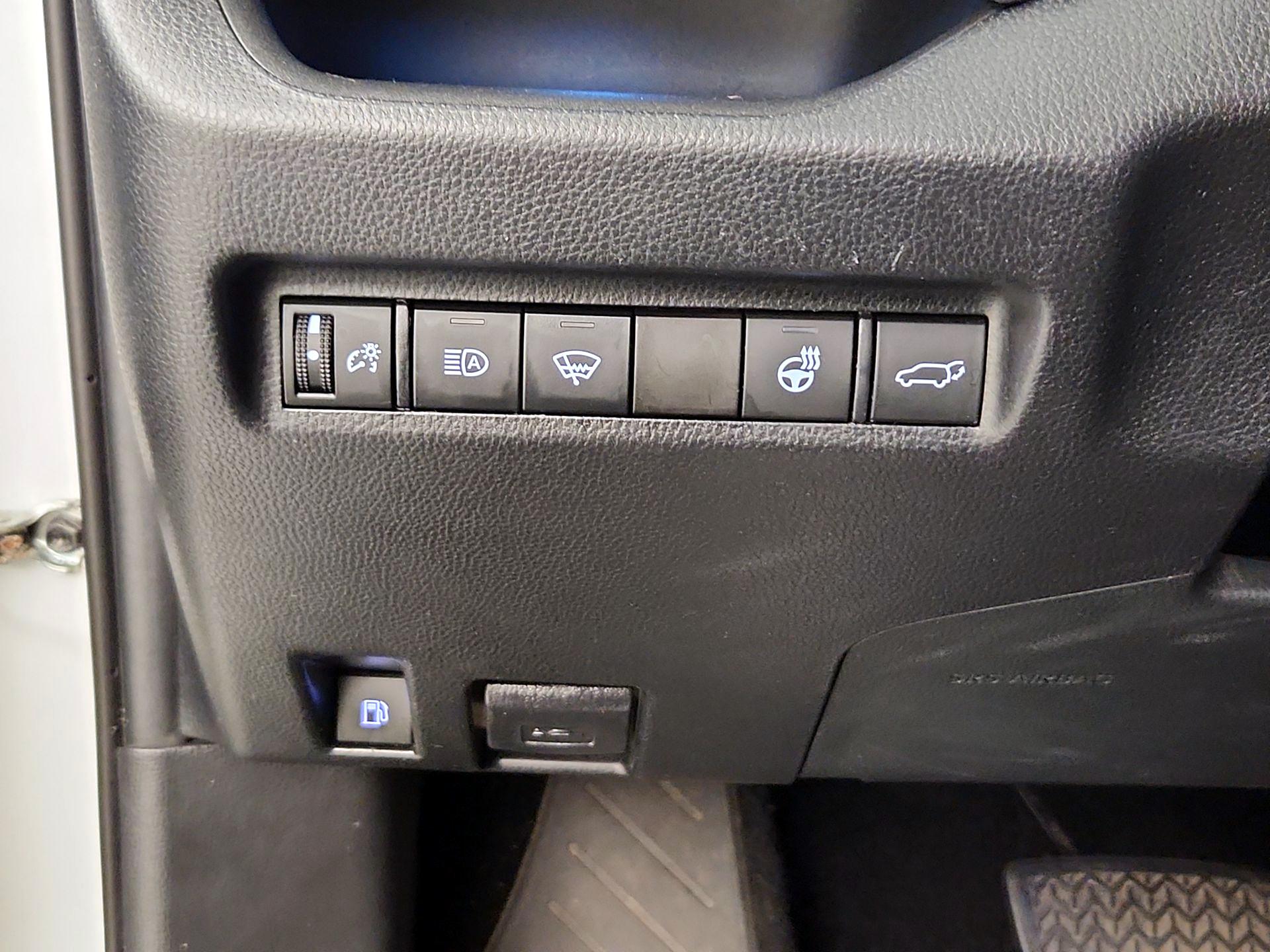 Thumbnail: 2020 Toyota RAV4 - 13