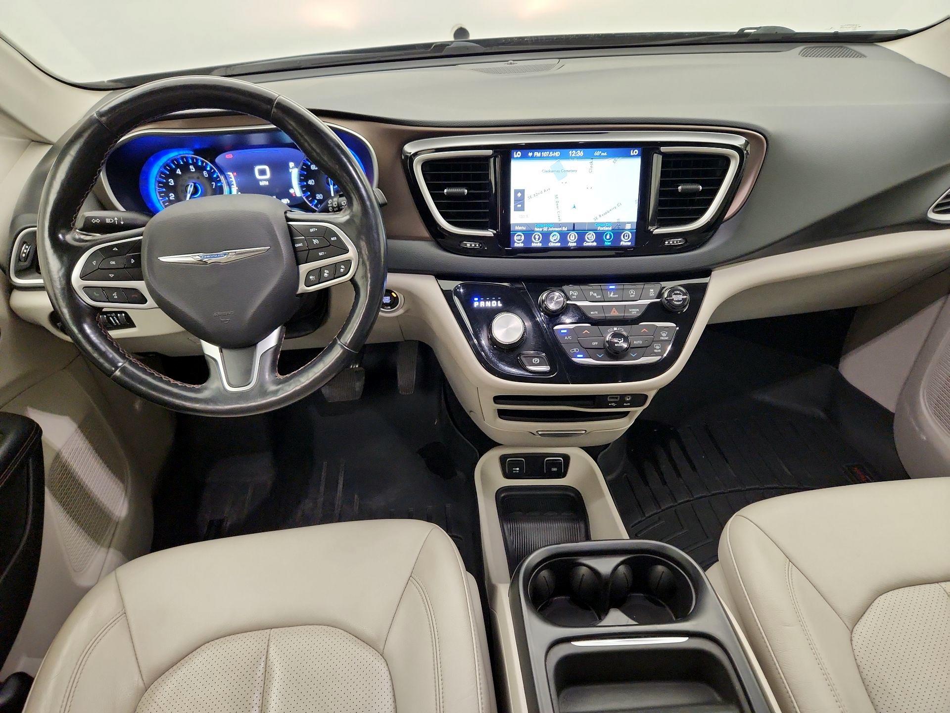 Thumbnail: 2019 Chrysler Pacifica - 9