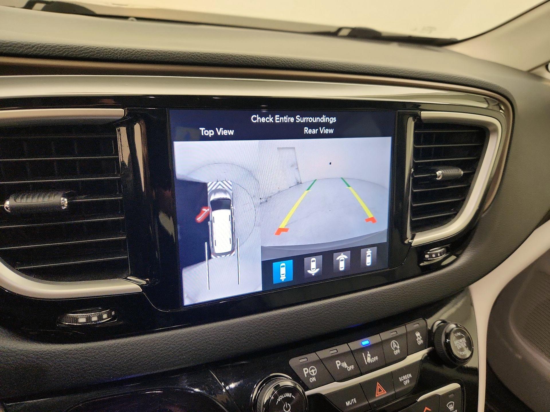 Thumbnail: 2019 Chrysler Pacifica - 15