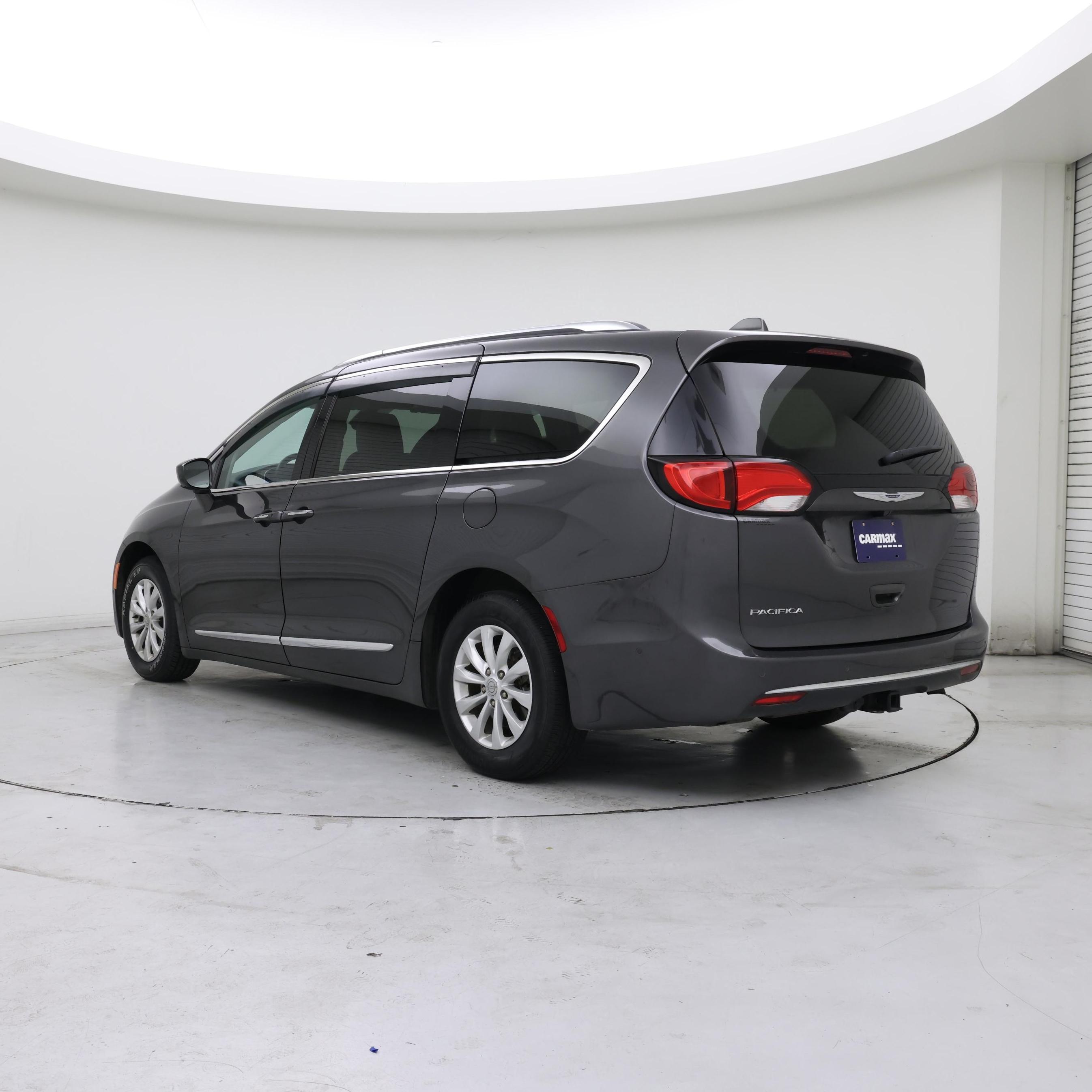Thumbnail: 2019 Chrysler Pacifica - 2