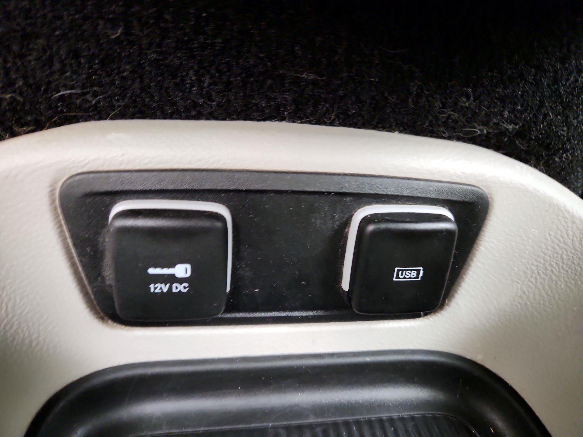 Thumbnail: 2019 Chrysler Pacifica - 19