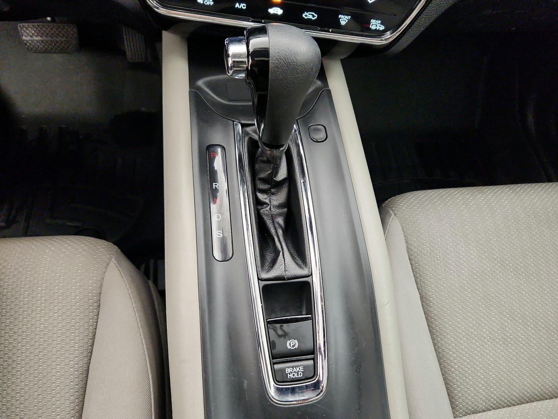 Thumbnail: 2016 Honda HR-V - 17