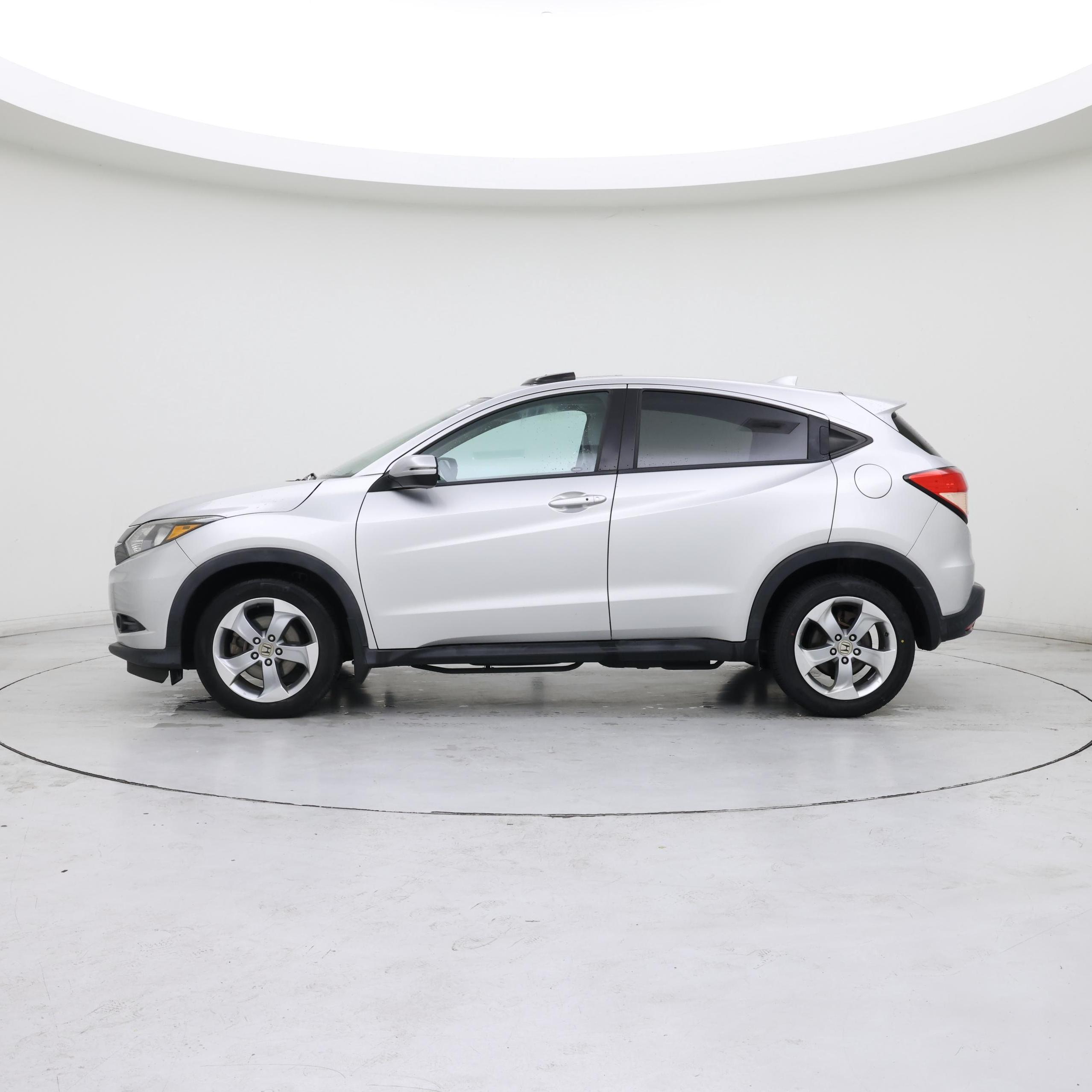 Thumbnail: 2016 Honda HR-V - 3