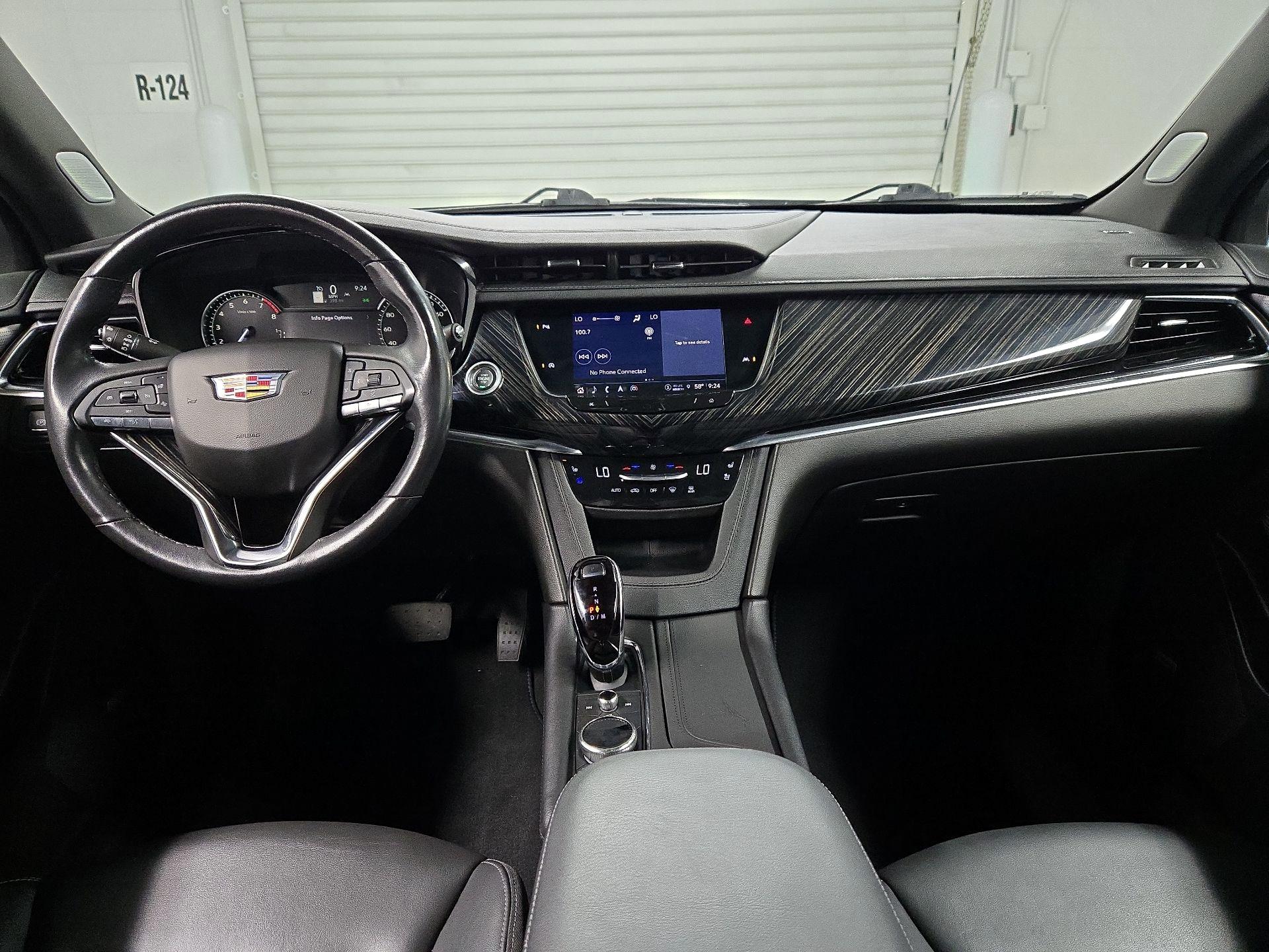 Thumbnail: 2023 Cadillac XT6 - 9