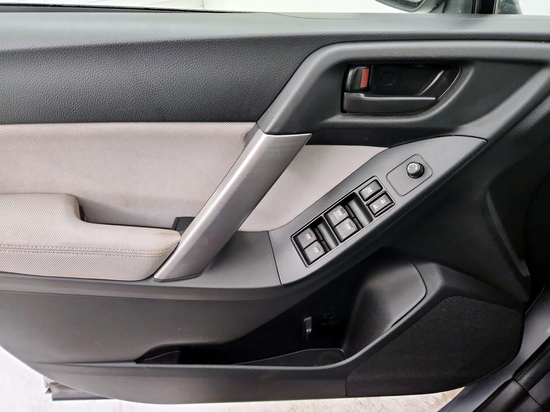 Thumbnail: 2015 Subaru Forester - 12
