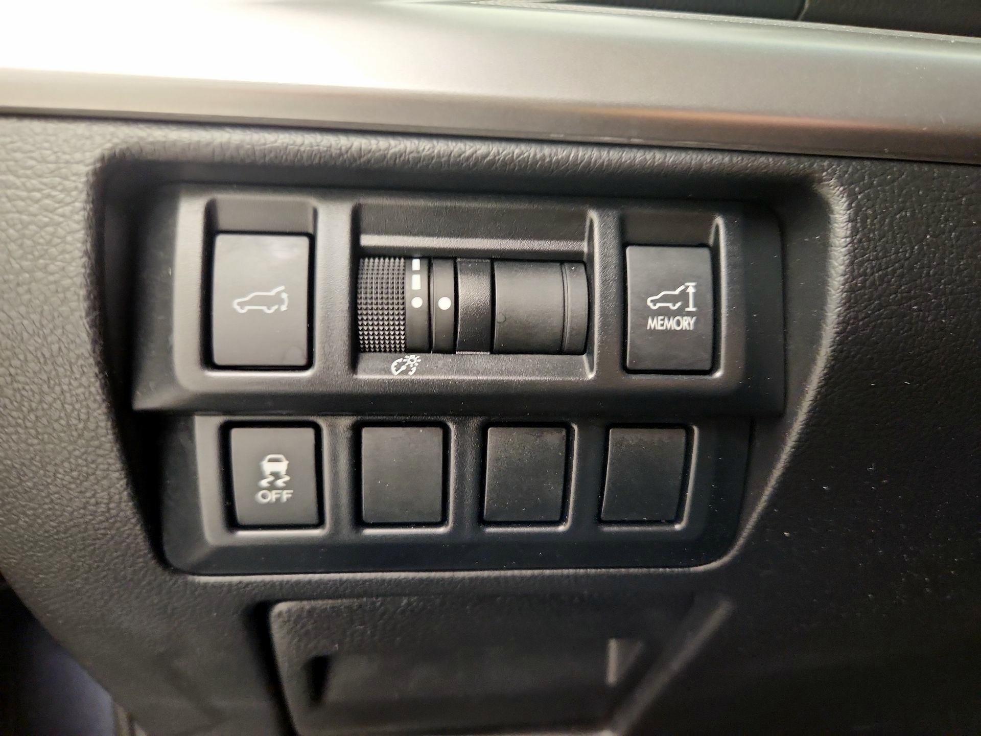 Thumbnail: 2016 Subaru Outback - 13