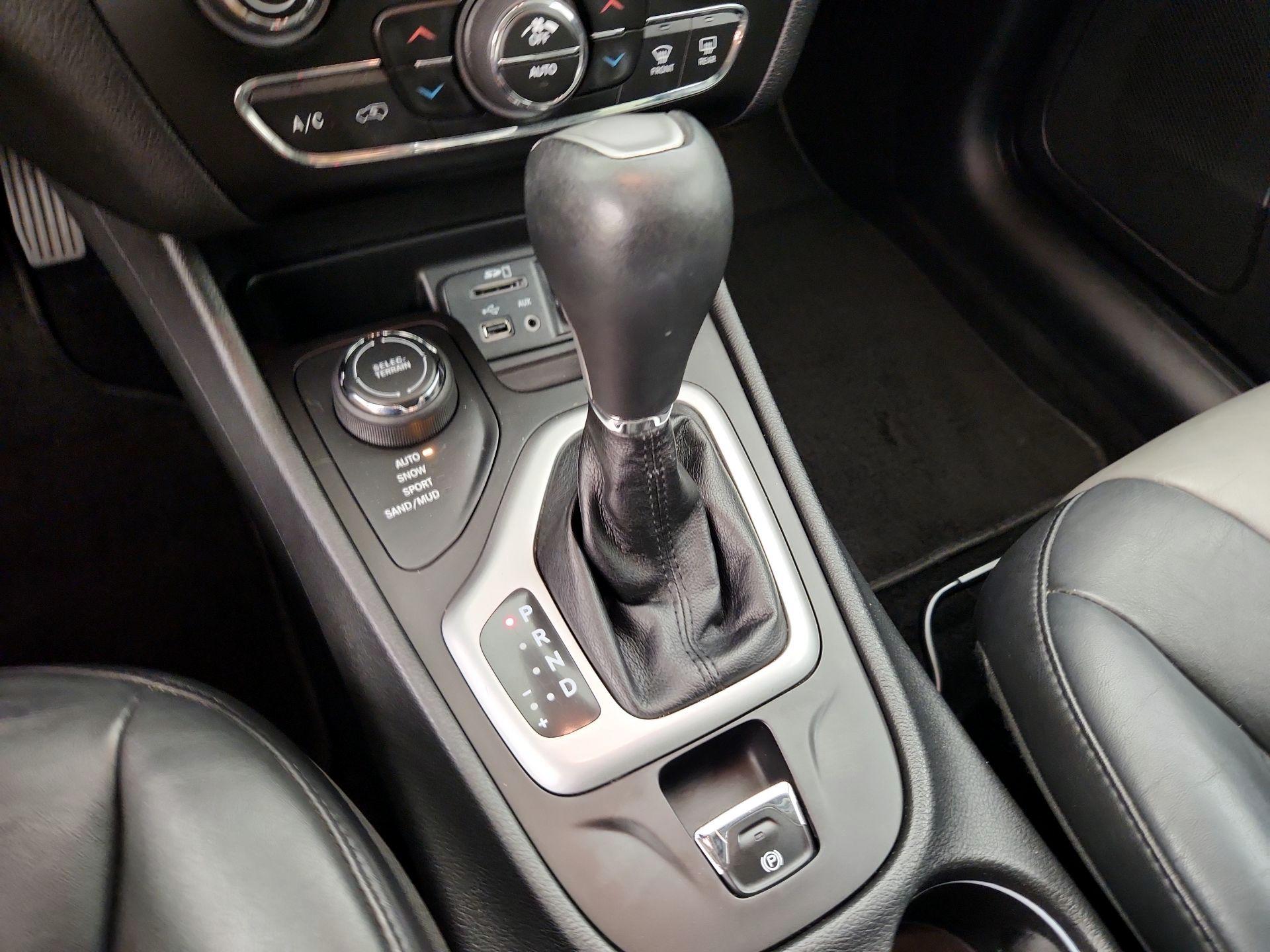 Thumbnail: 2014 Jeep Cherokee - 18