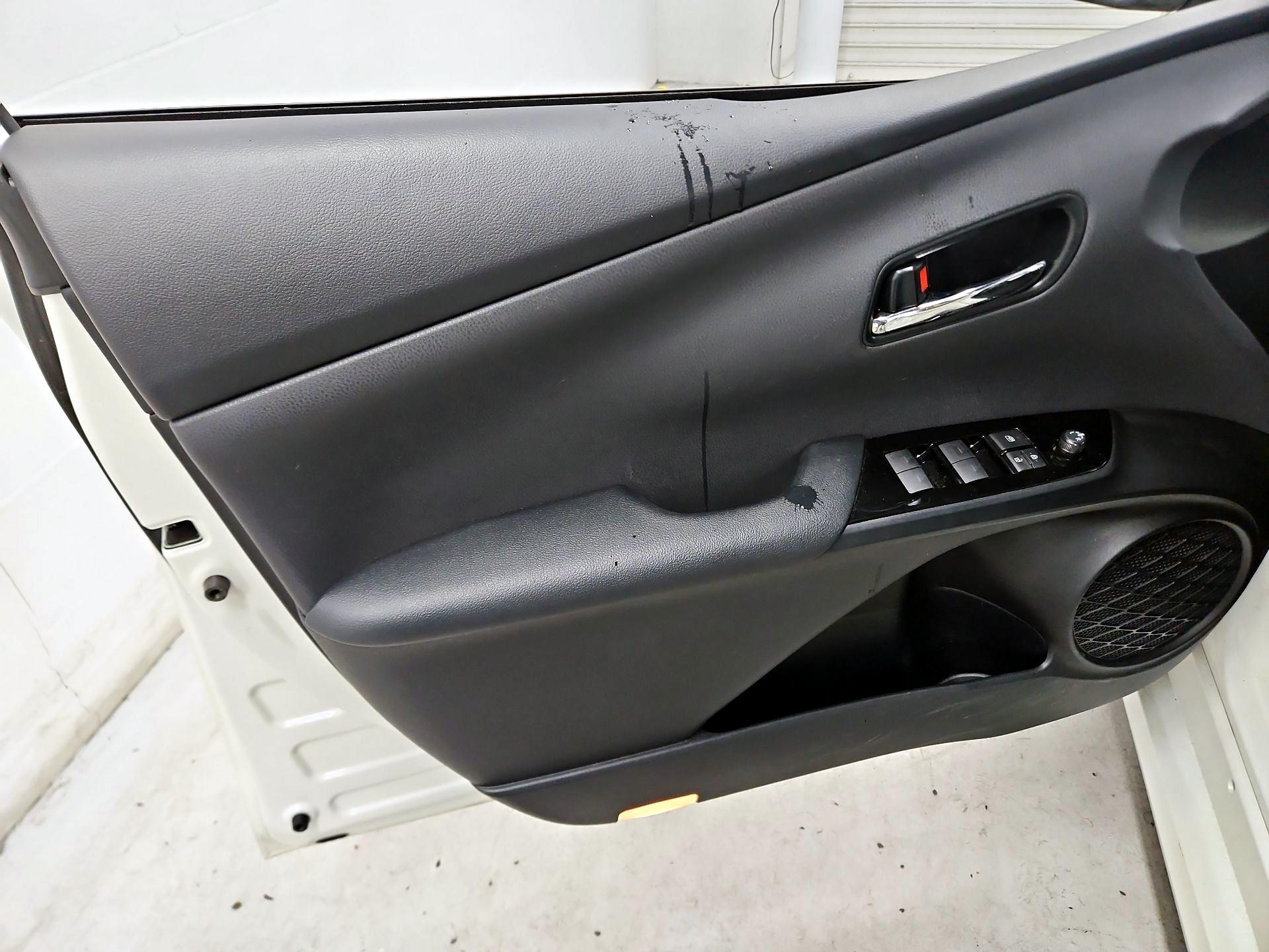 Thumbnail: 2019 Toyota Prius - 12