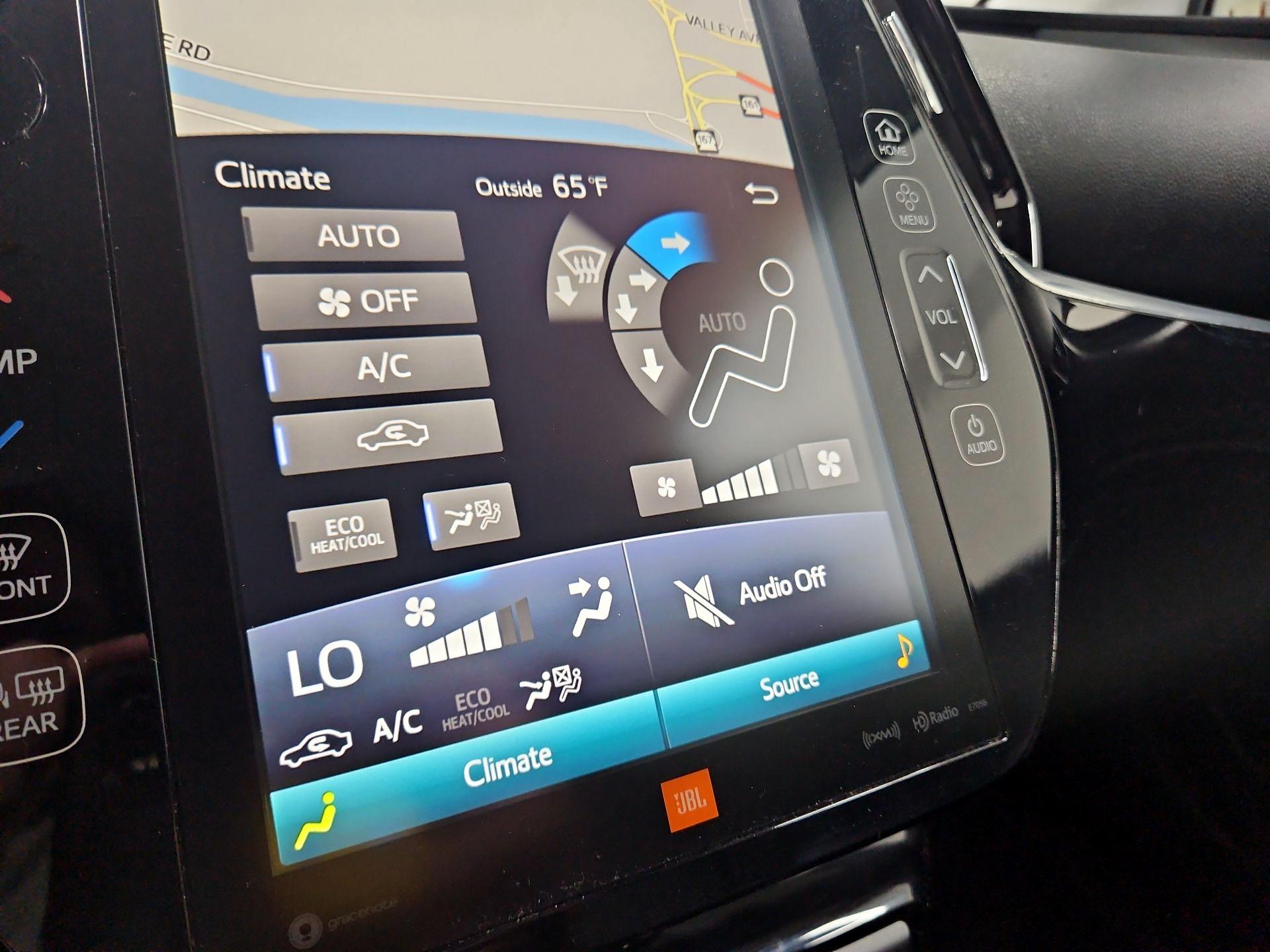Thumbnail: 2019 Toyota Prius - 17