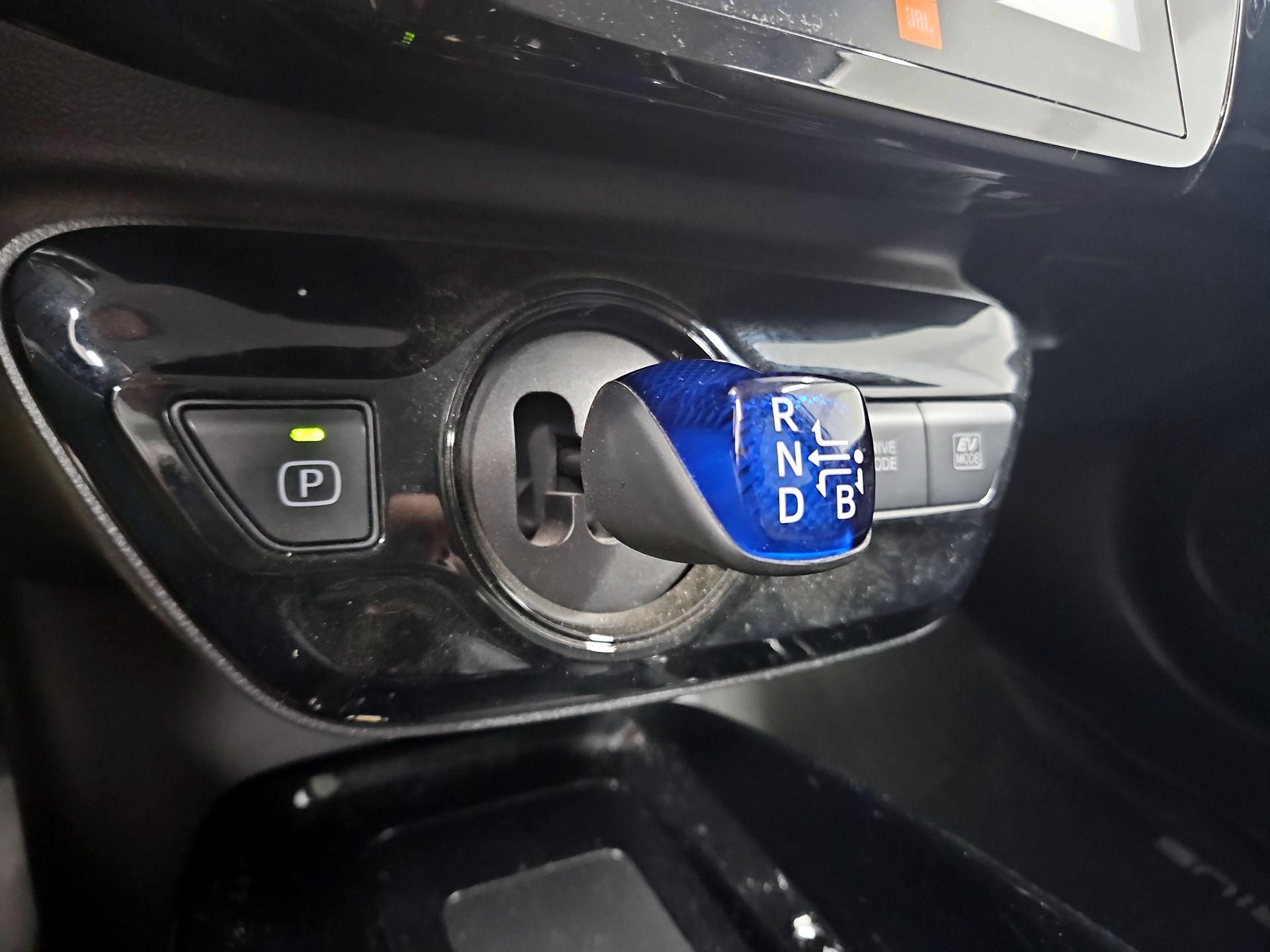 Thumbnail: 2019 Toyota Prius - 18