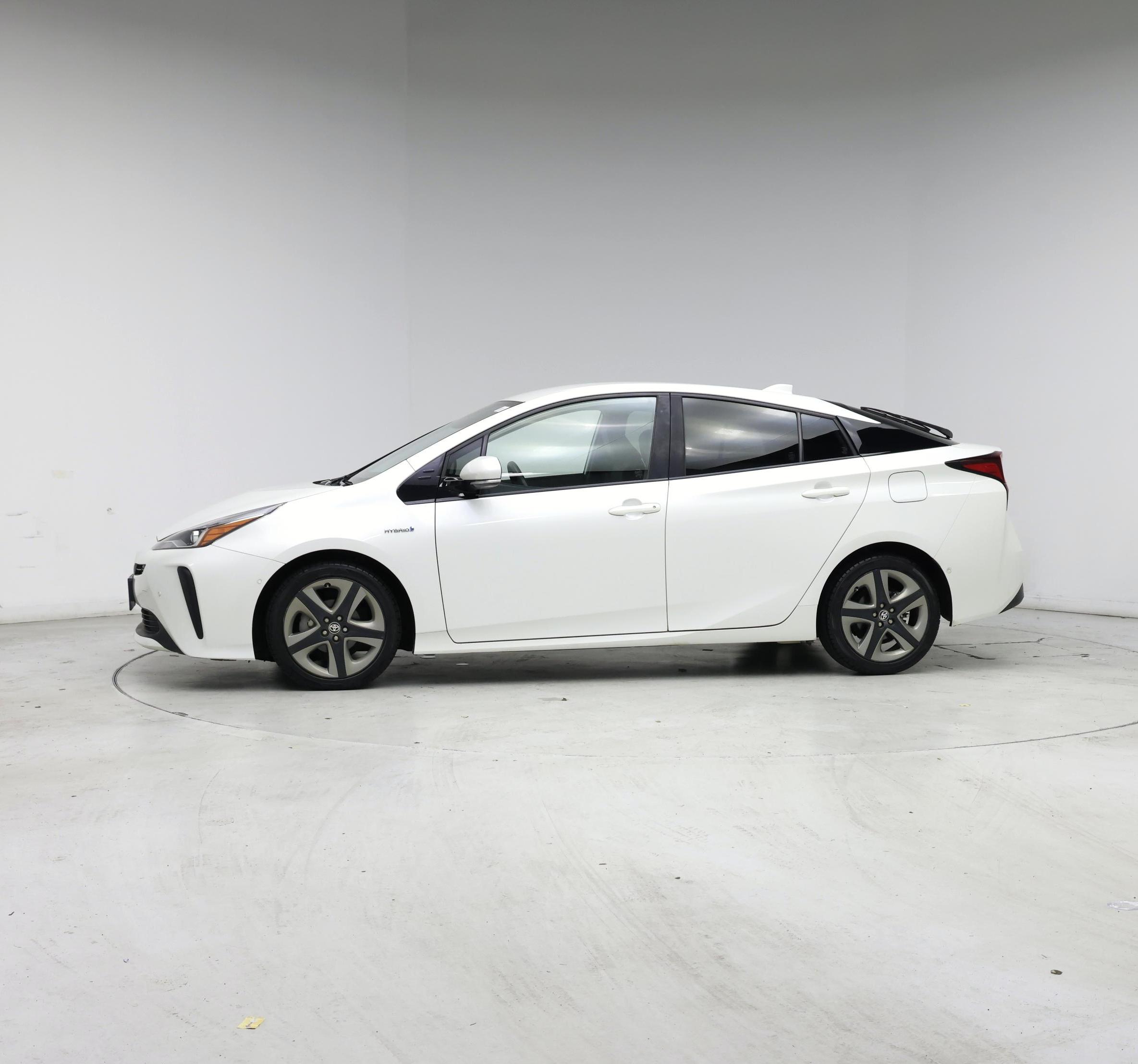 Thumbnail: 2019 Toyota Prius - 3