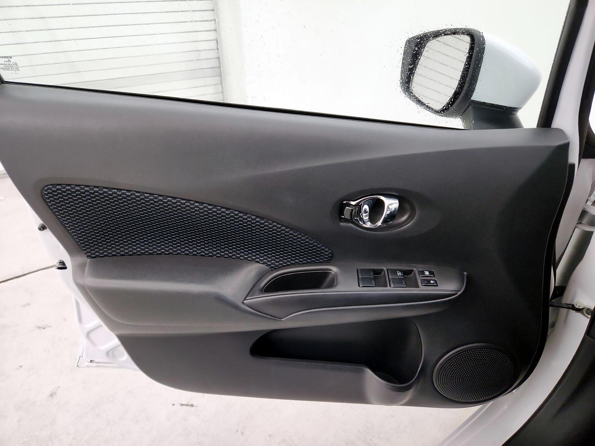 Thumbnail: 2017 Nissan Versa Note - 12