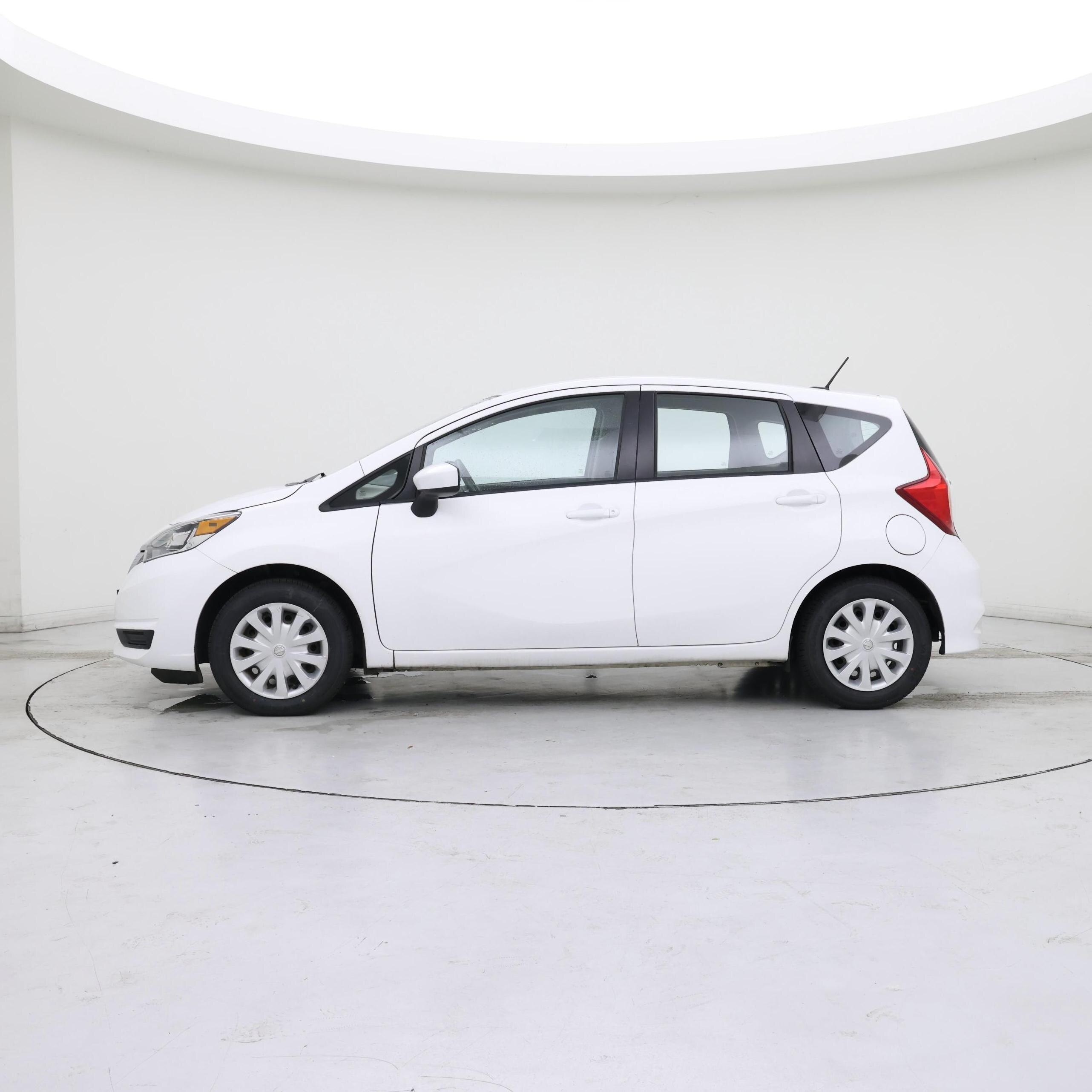 Thumbnail: 2017 Nissan Versa Note - 3