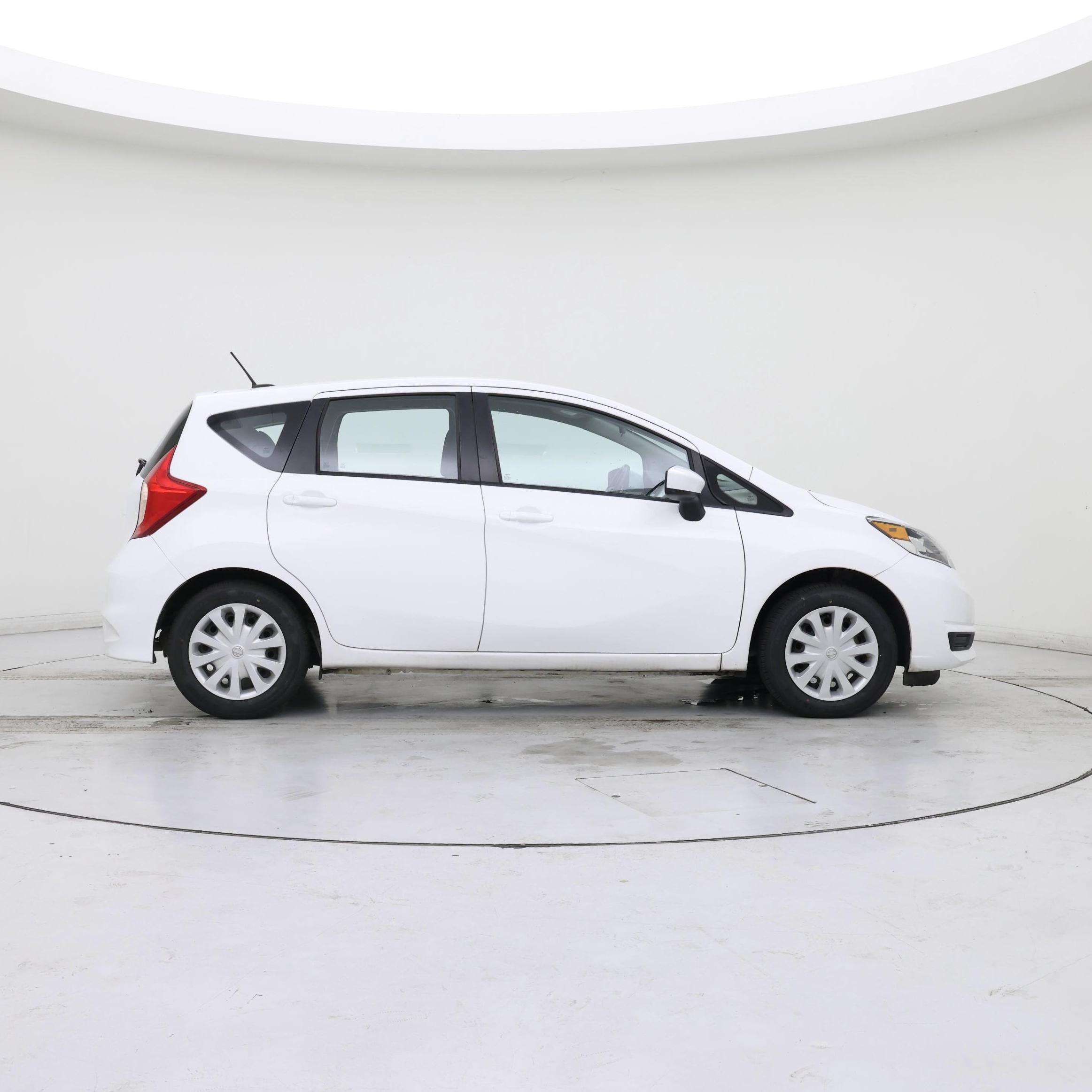 Thumbnail: 2017 Nissan Versa Note - 7