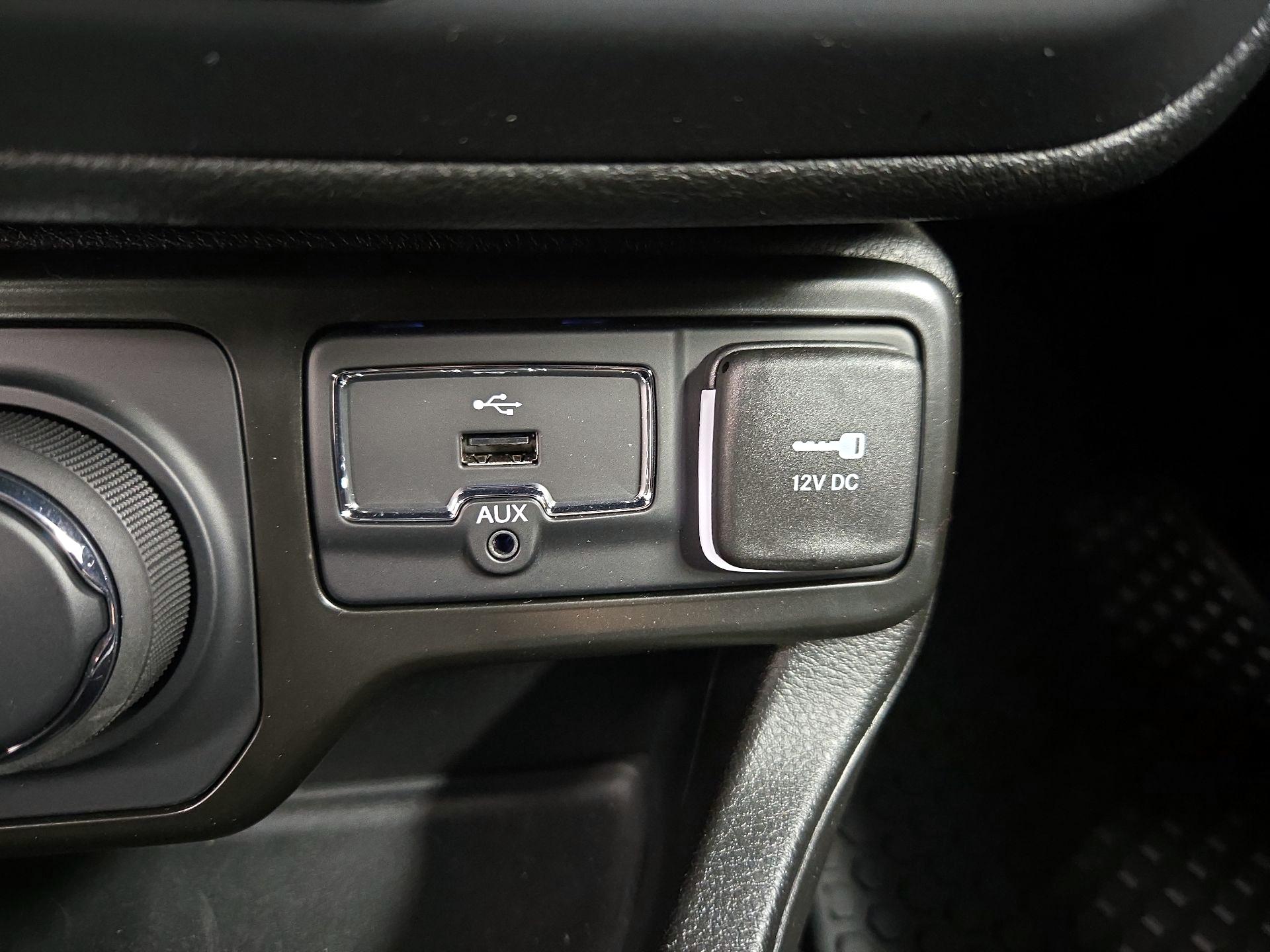 Thumbnail: 2023 Jeep Renegade - 19