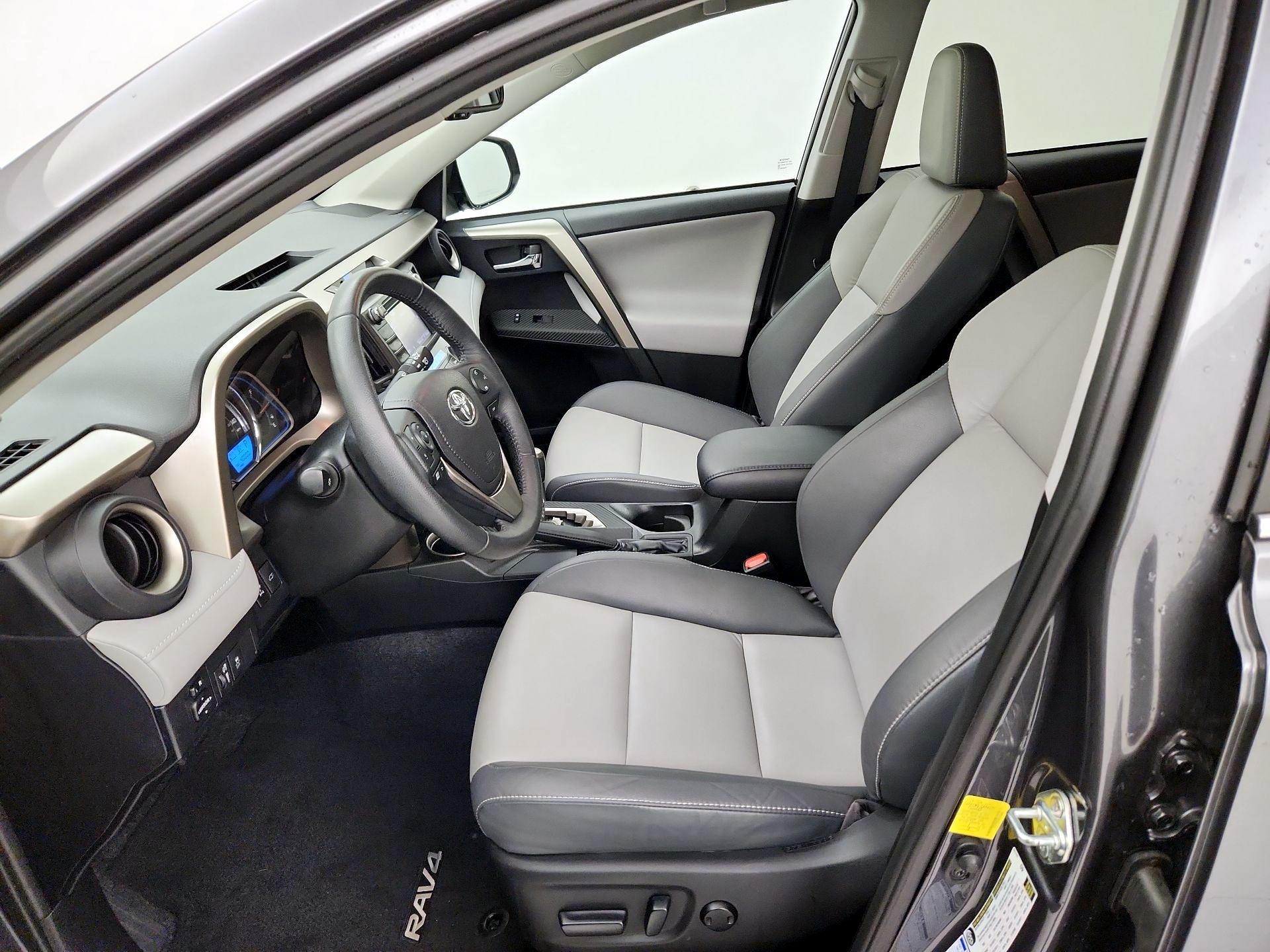 Thumbnail: 2014 Toyota RAV4 - 11