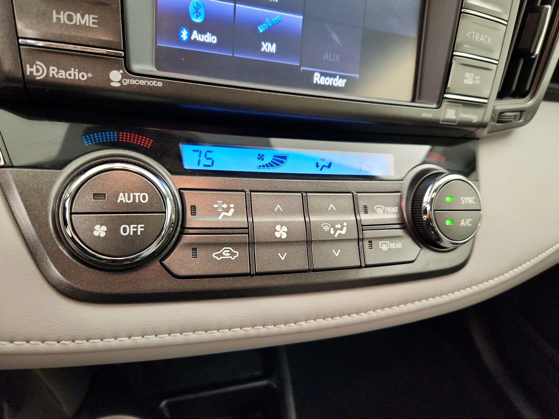 Thumbnail: 2014 Toyota RAV4 - 16