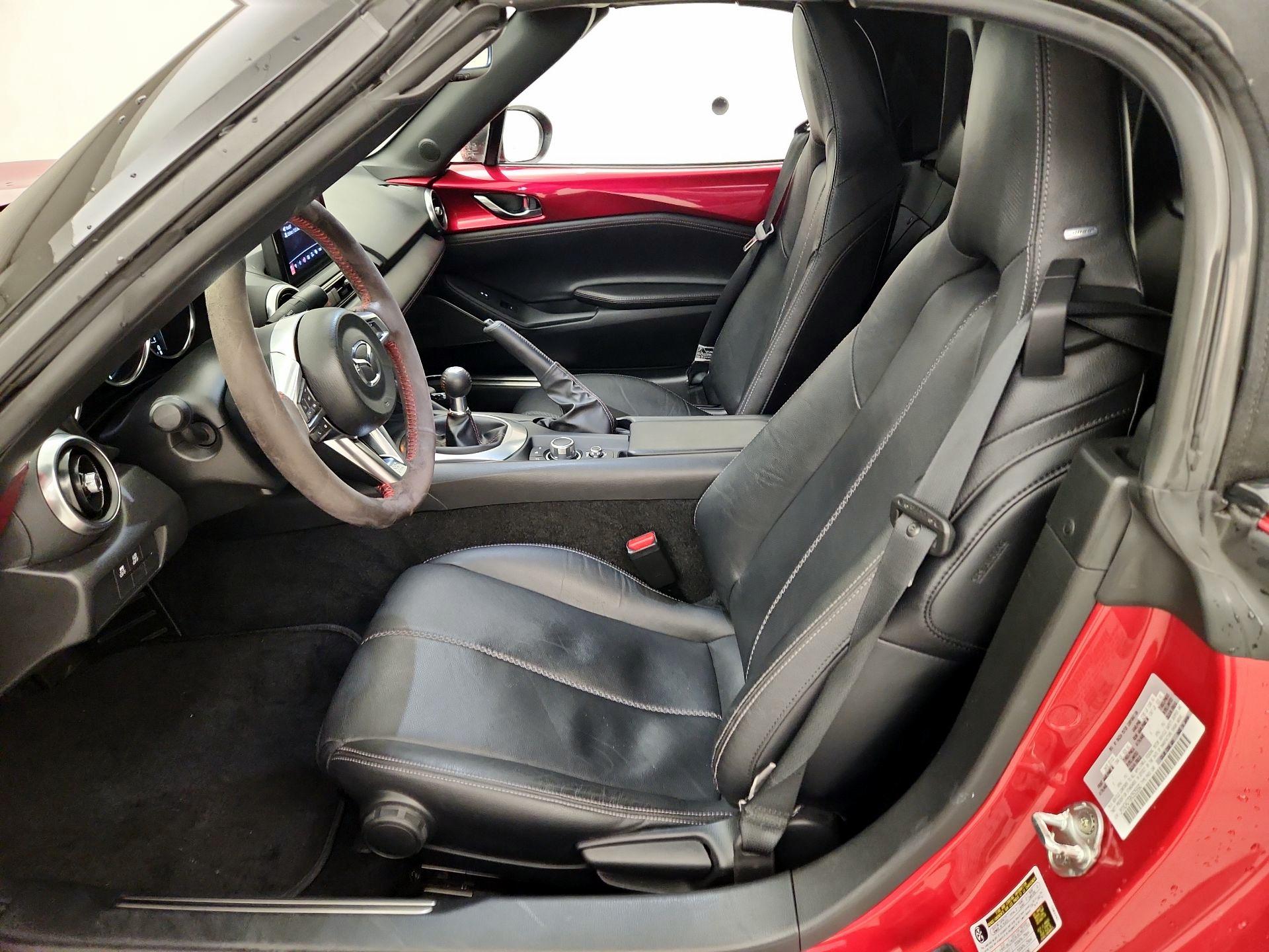 Thumbnail: 2022 Mazda MX-5 Miata - 11