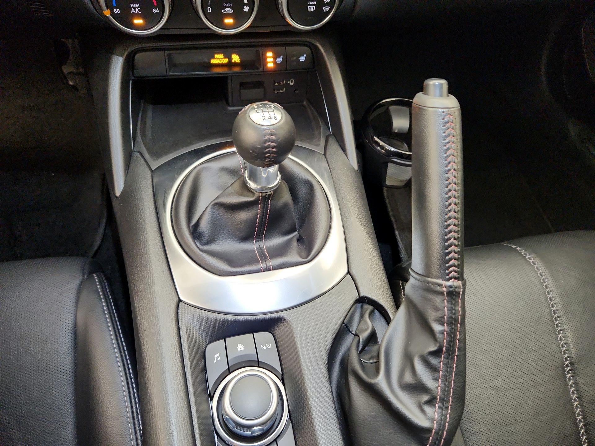 Thumbnail: 2022 Mazda MX-5 Miata - 17