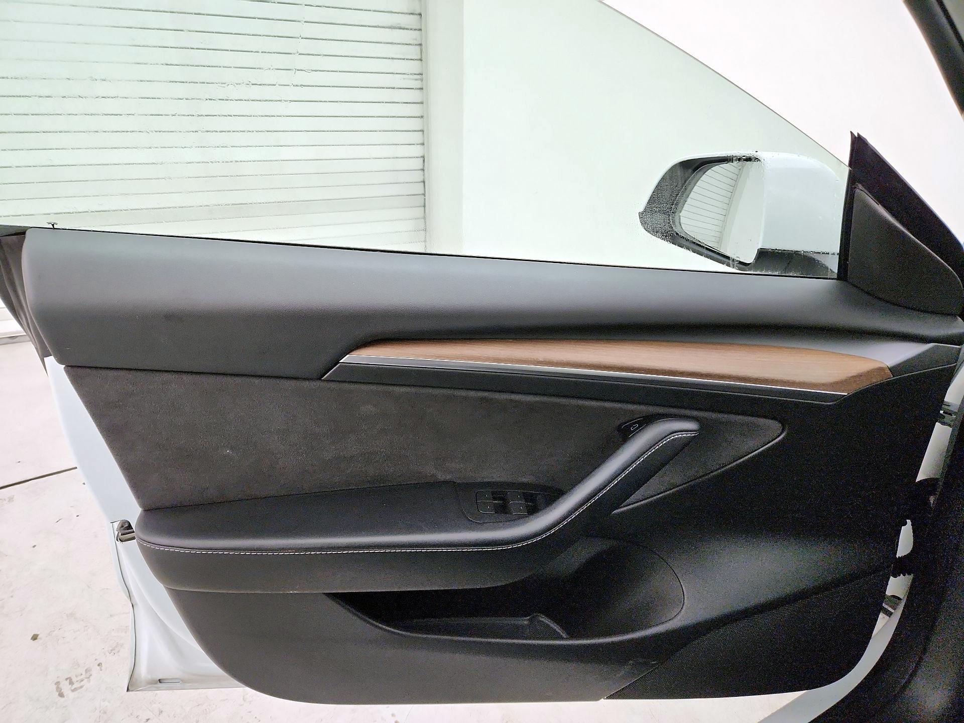 Thumbnail: 2023 Tesla Model 3 - 12