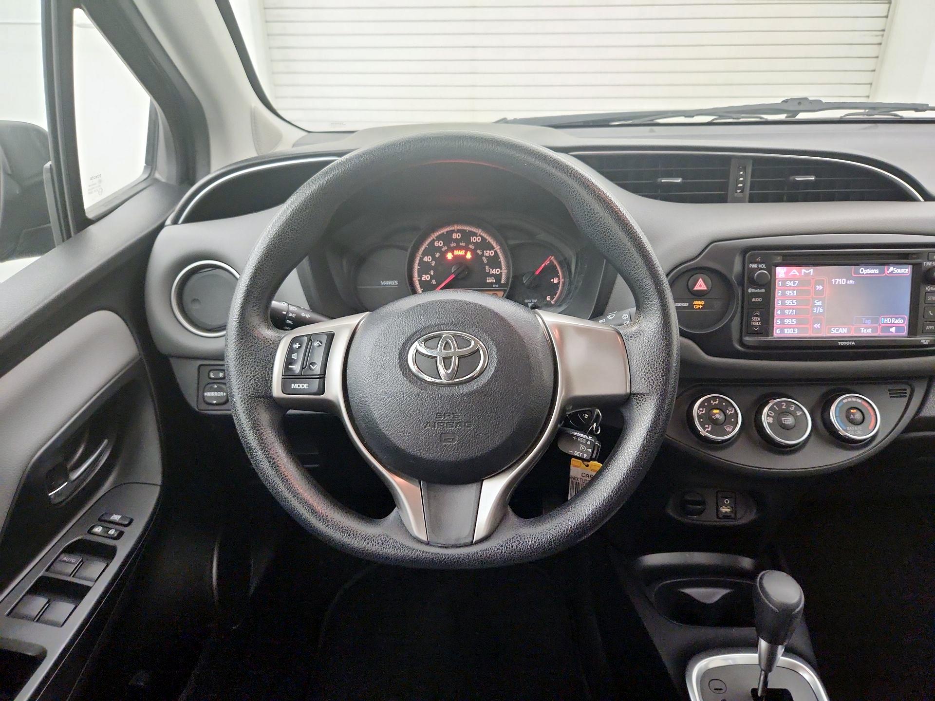 Thumbnail: 2015 Toyota Yaris - 10