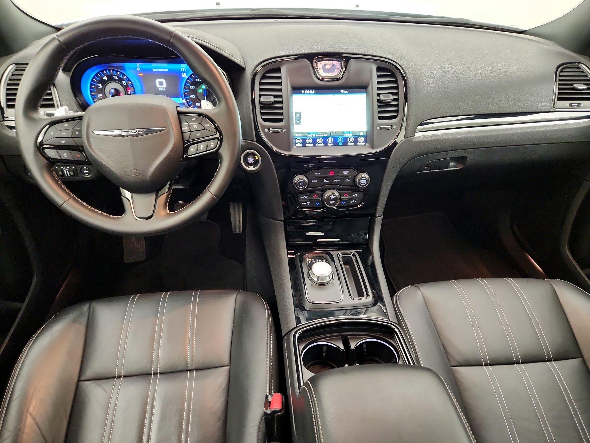 Thumbnail: 2022 Chrysler 300 - 9