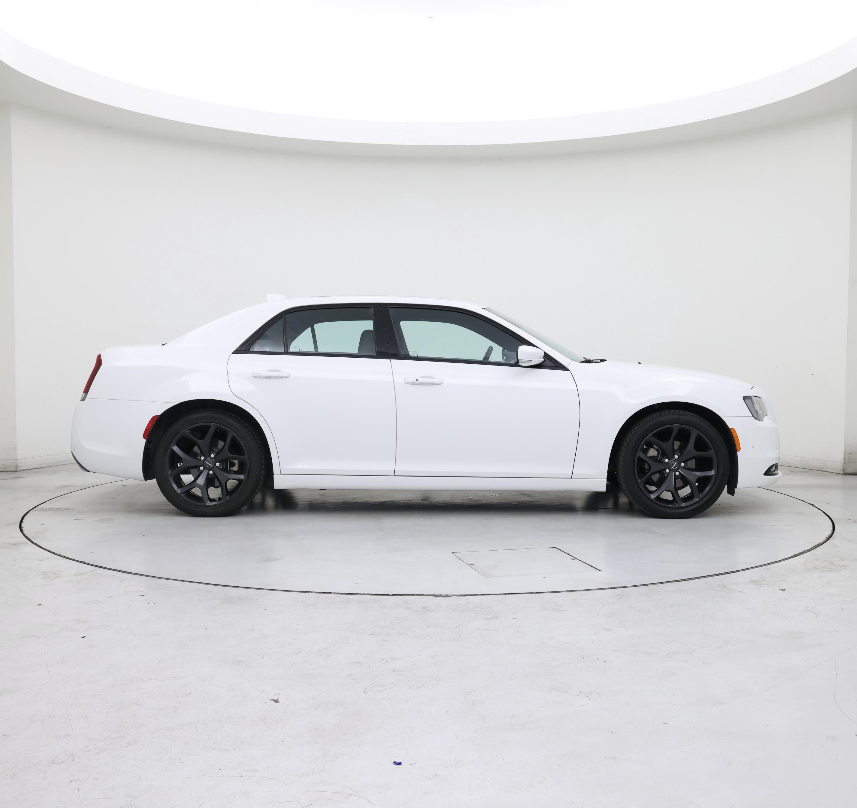Thumbnail: 2022 Chrysler 300 - 7