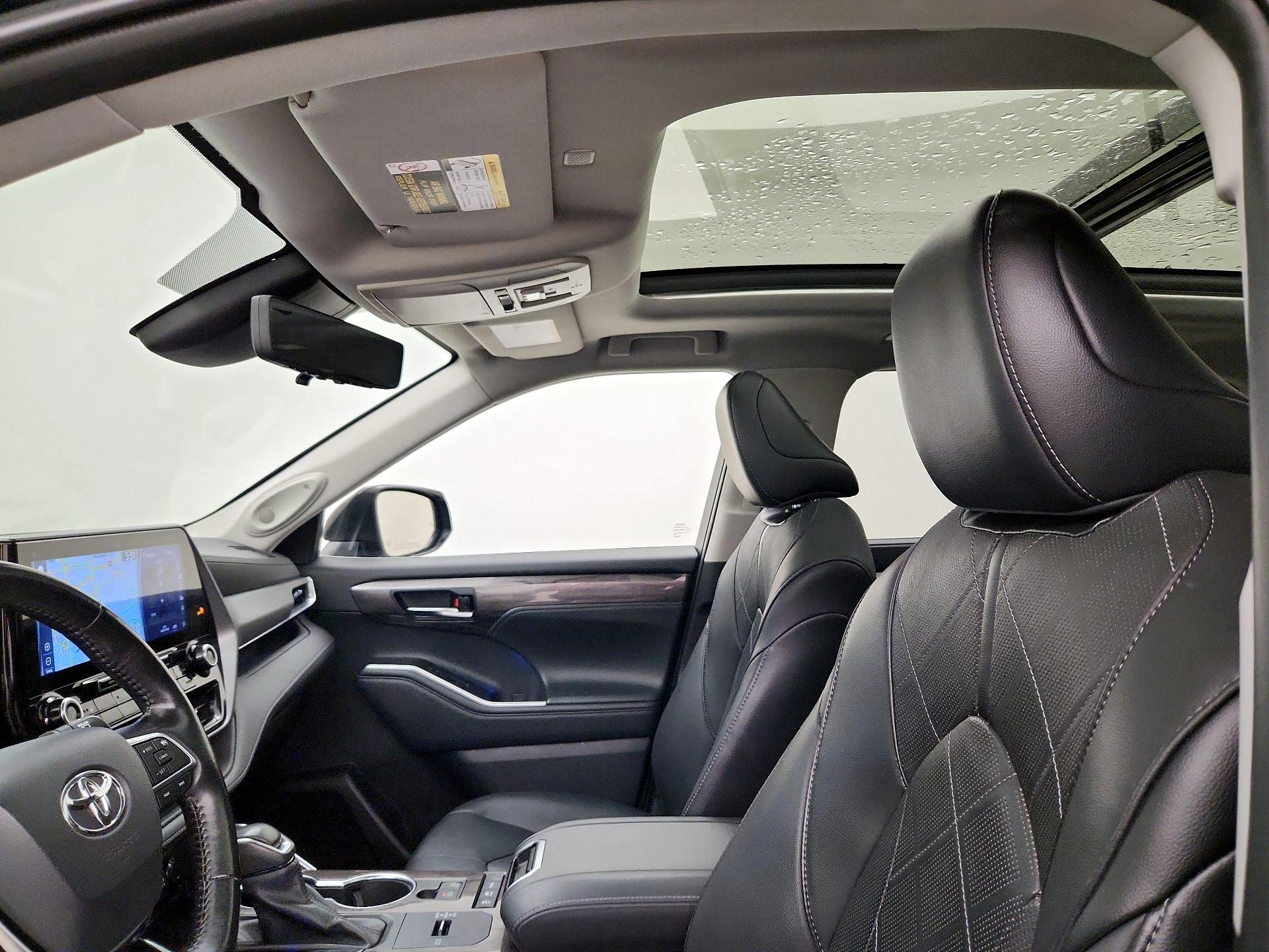 Thumbnail: 2021 Toyota Highlander - 20